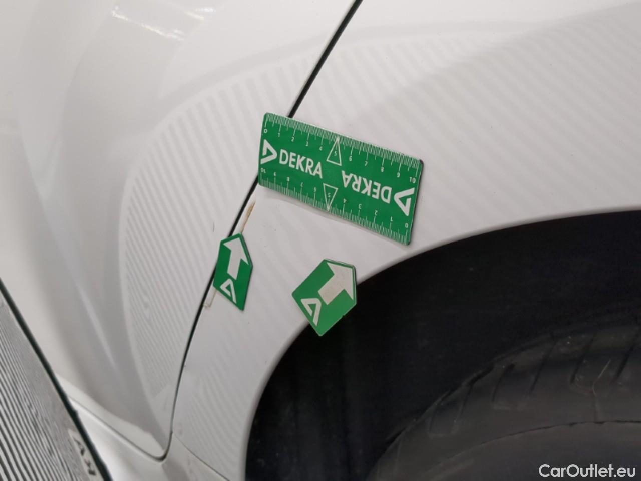  Toyota  Yaris TOYOTA  Hybride / 2019 / 5P / Berline Hybride 116h France Business Stage Acad #57