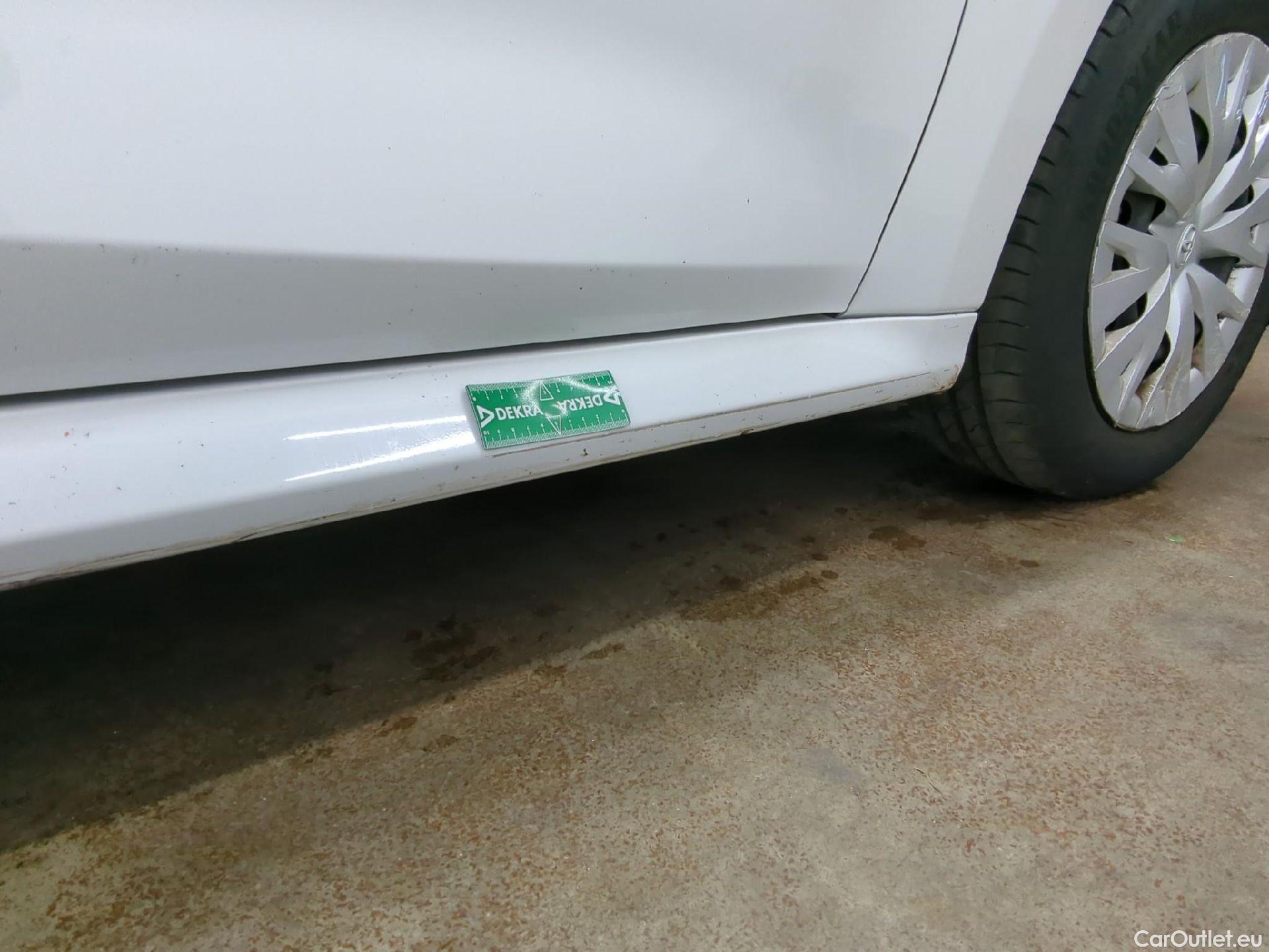  Toyota  Yaris TOYOTA  Hybride / 2019 / 5P / Berline Hybride 116h France Business Stage Acad #17