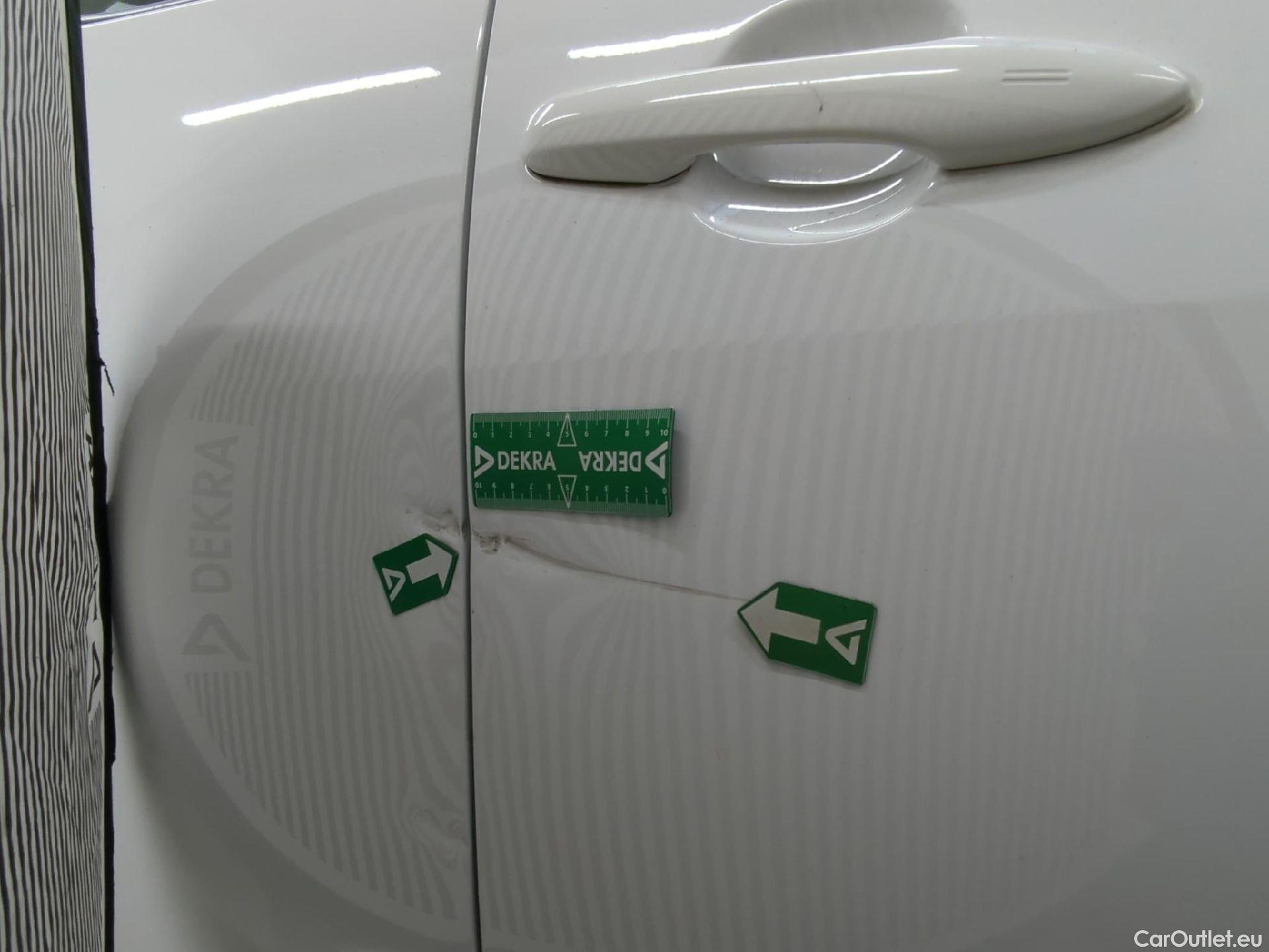  Toyota  Yaris TOYOTA  Hybride / 2019 / 5P / Berline Hybride 116h France Business Stage Acad #26