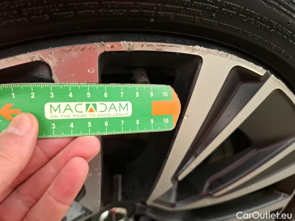  Volvo  XC90 VOLVO  / 2019 / 5P / SUV Recharge T8 AWD GT 8 Inscription #26