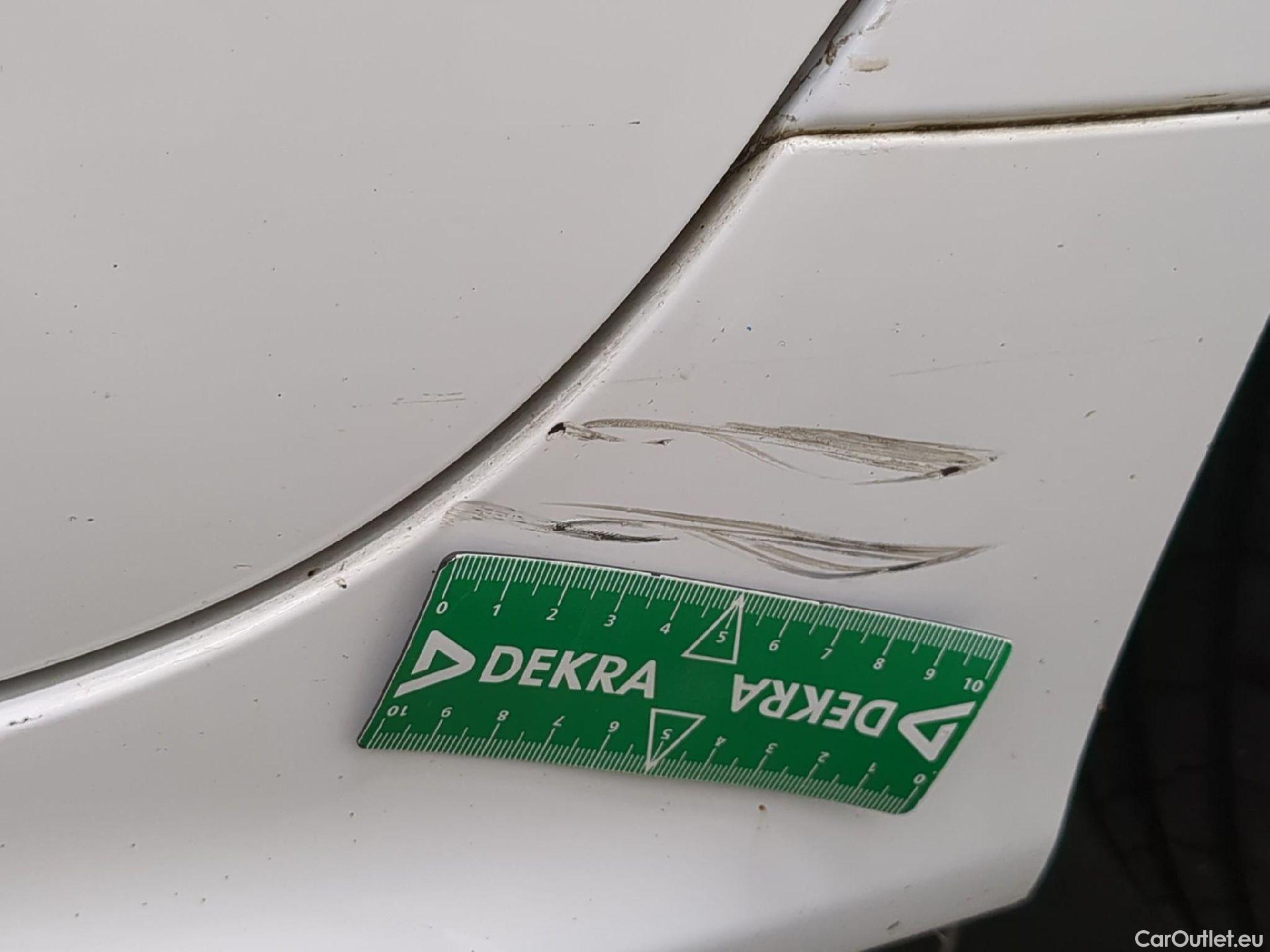  Toyota  Yaris TOYOTA  Hybride / 2019 / 5P / Berline Hybride 116h France Business Stage Acad #46