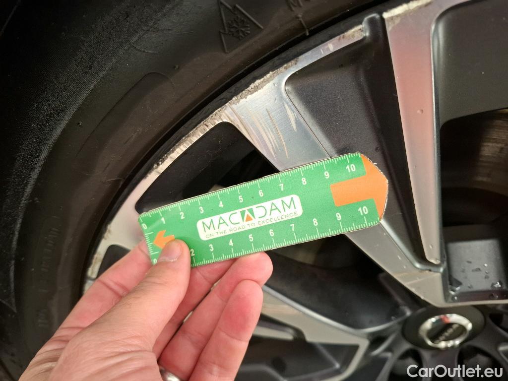  Volvo  XC90 VOLVO  / 2019 / 5P / SUV Recharge T8 AWD GT 8 Inscription #27