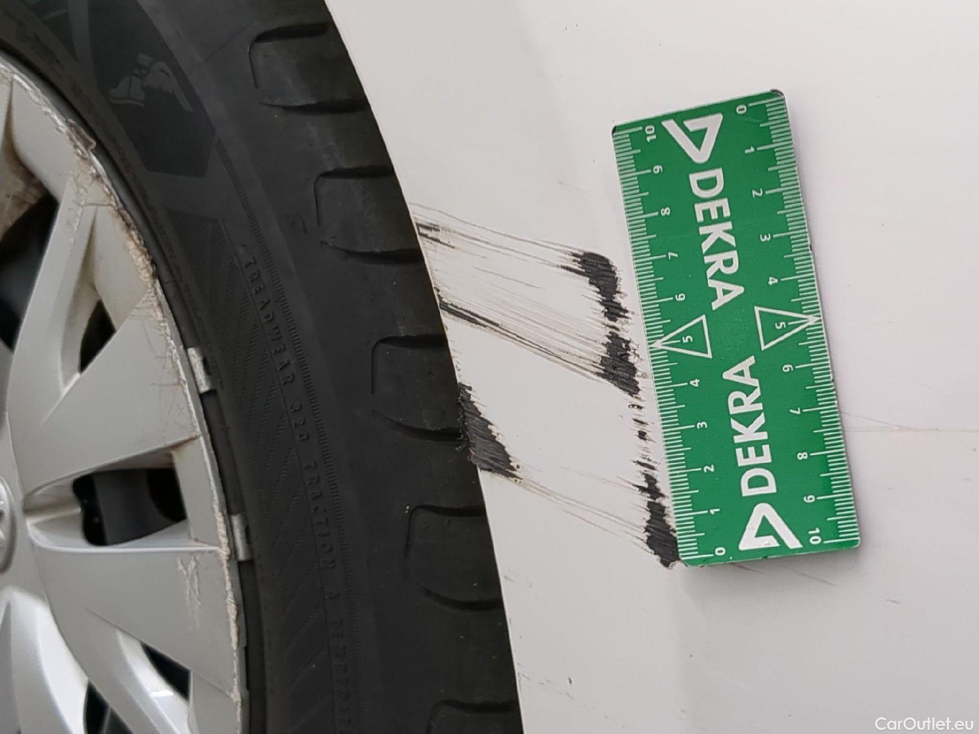  Toyota  Yaris TOYOTA  Hybride / 2019 / 5P / Berline Hybride 116h France Business Stage Acad #31