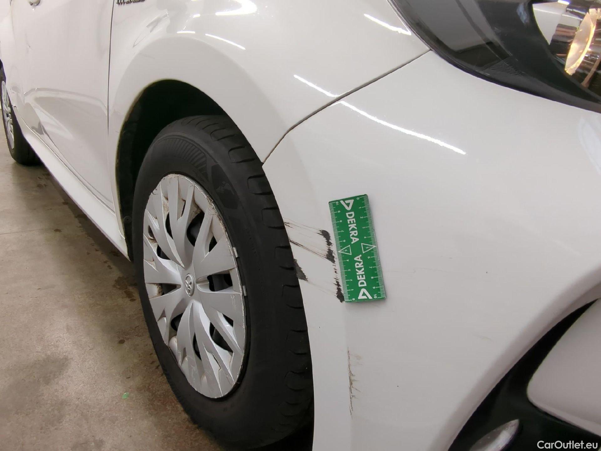  Toyota  Yaris TOYOTA  Hybride / 2019 / 5P / Berline Hybride 116h France Business Stage Acad #33