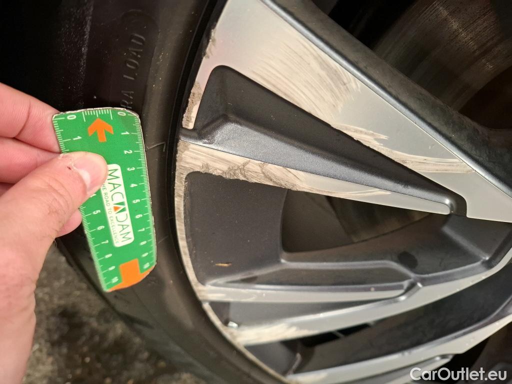  Volvo  XC90 VOLVO  / 2019 / 5P / SUV Recharge T8 AWD GT 8 Inscription #28