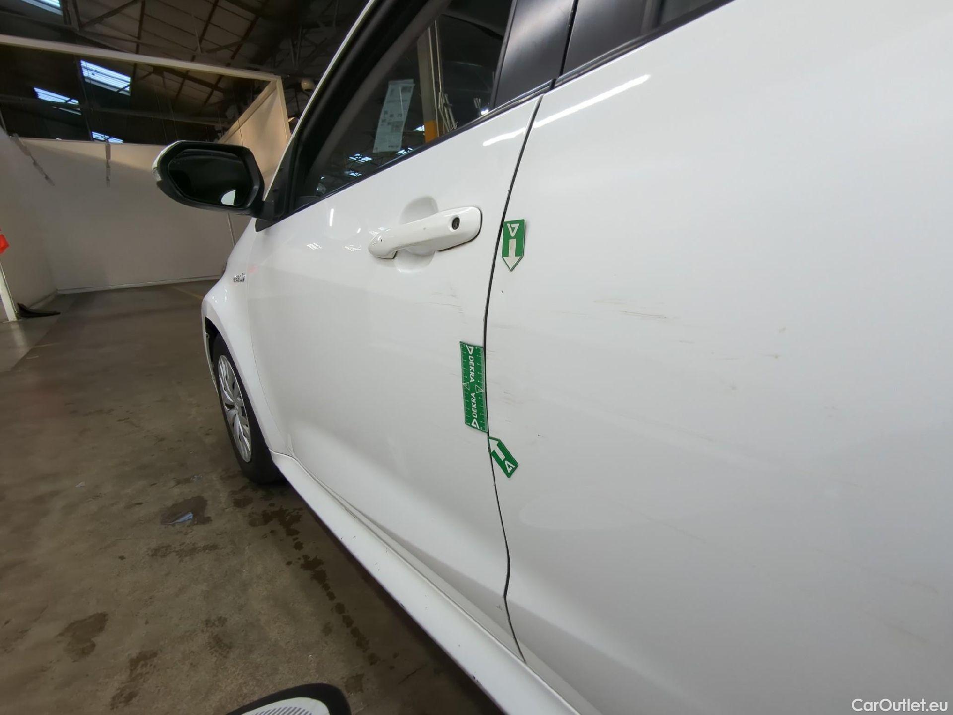  Toyota  Yaris TOYOTA  Hybride / 2019 / 5P / Berline Hybride 116h France Business Stage Acad #52