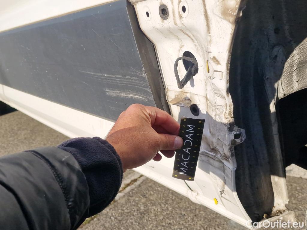  Volkswagen  Crafter  Fourgon Fourgon 30 mittlerer Radstand mit Hochdach FWD 2.0 #1