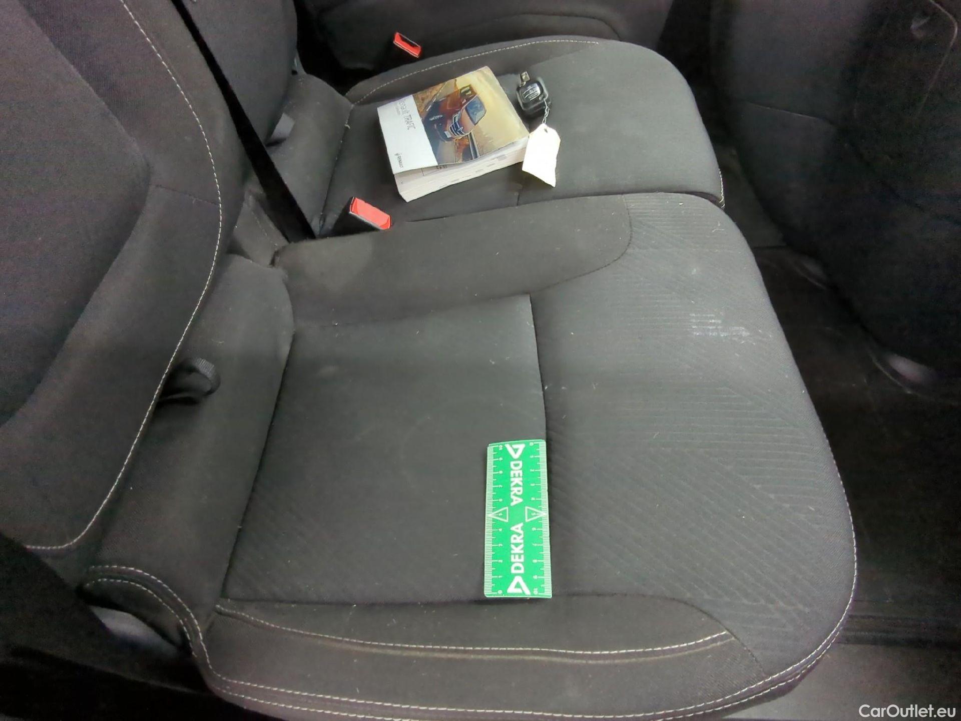  Renault  Trafic RENAULT  / 2019 / 4P / Fourgon tole NV FG GCF L1H1 1200 dCi 120 #3