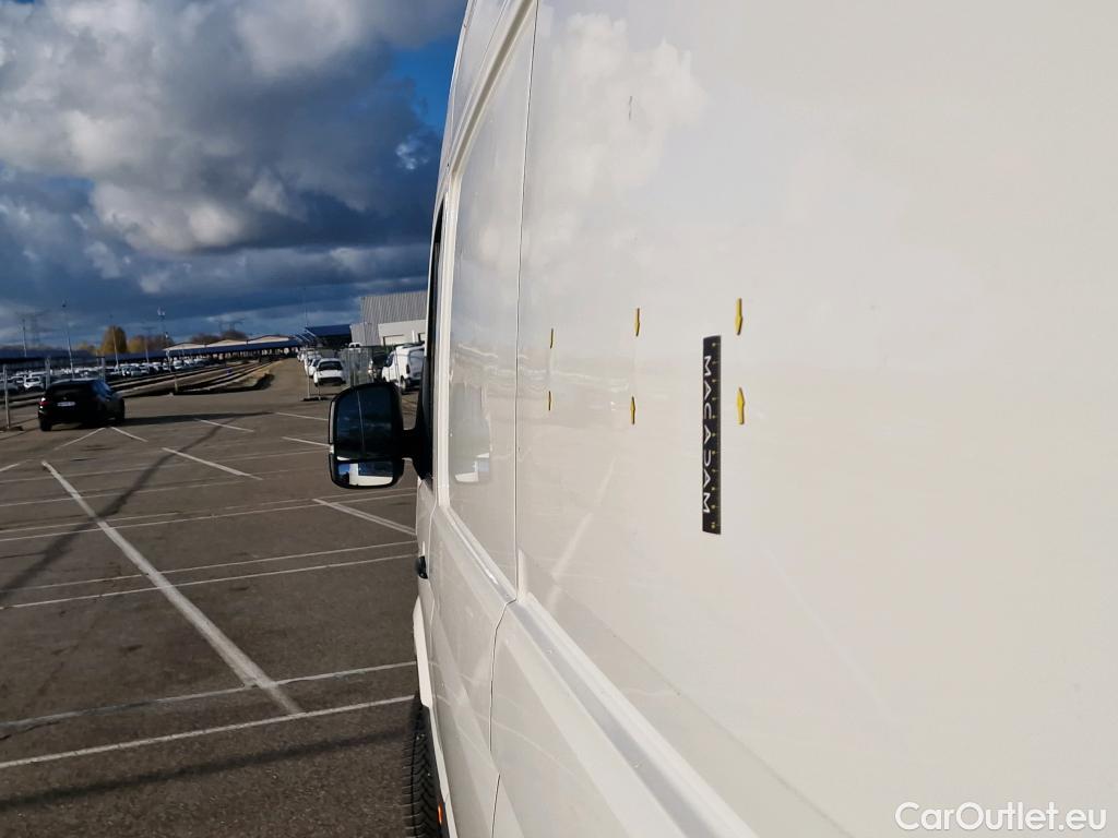  Volkswagen  Crafter  Fourgon Fourgon 30 mittlerer Radstand mit Hochdach FWD 2.0 #7