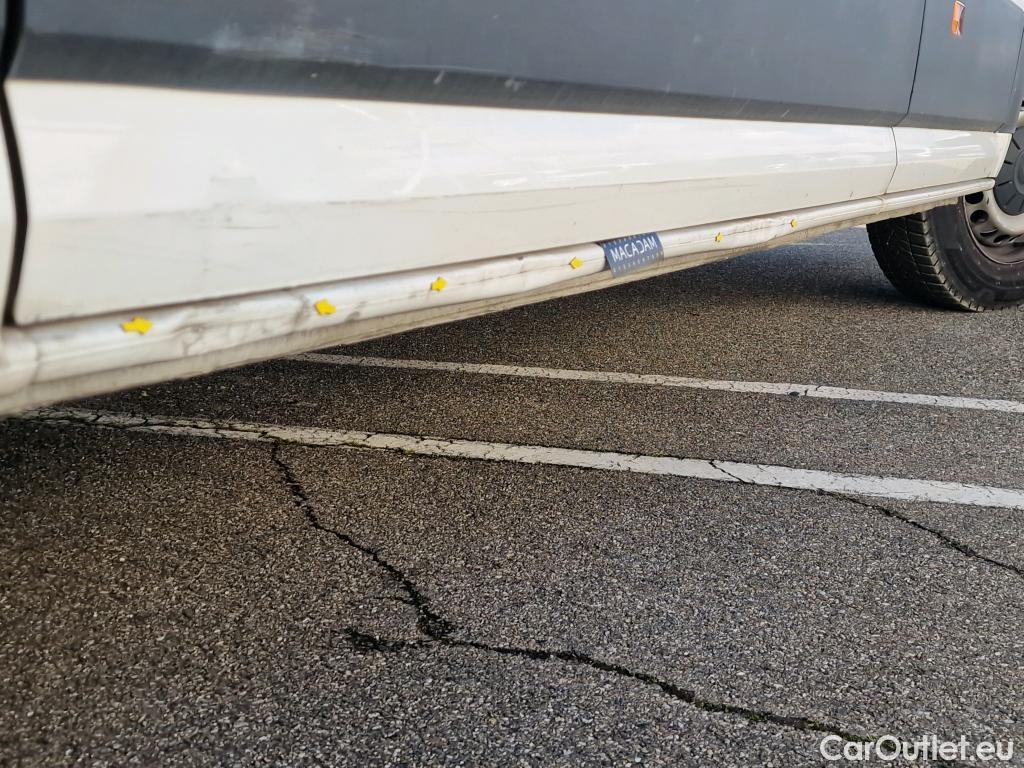  Volkswagen  Crafter  Fourgon Fourgon 30 mittlerer Radstand mit Hochdach FWD 2.0 #42