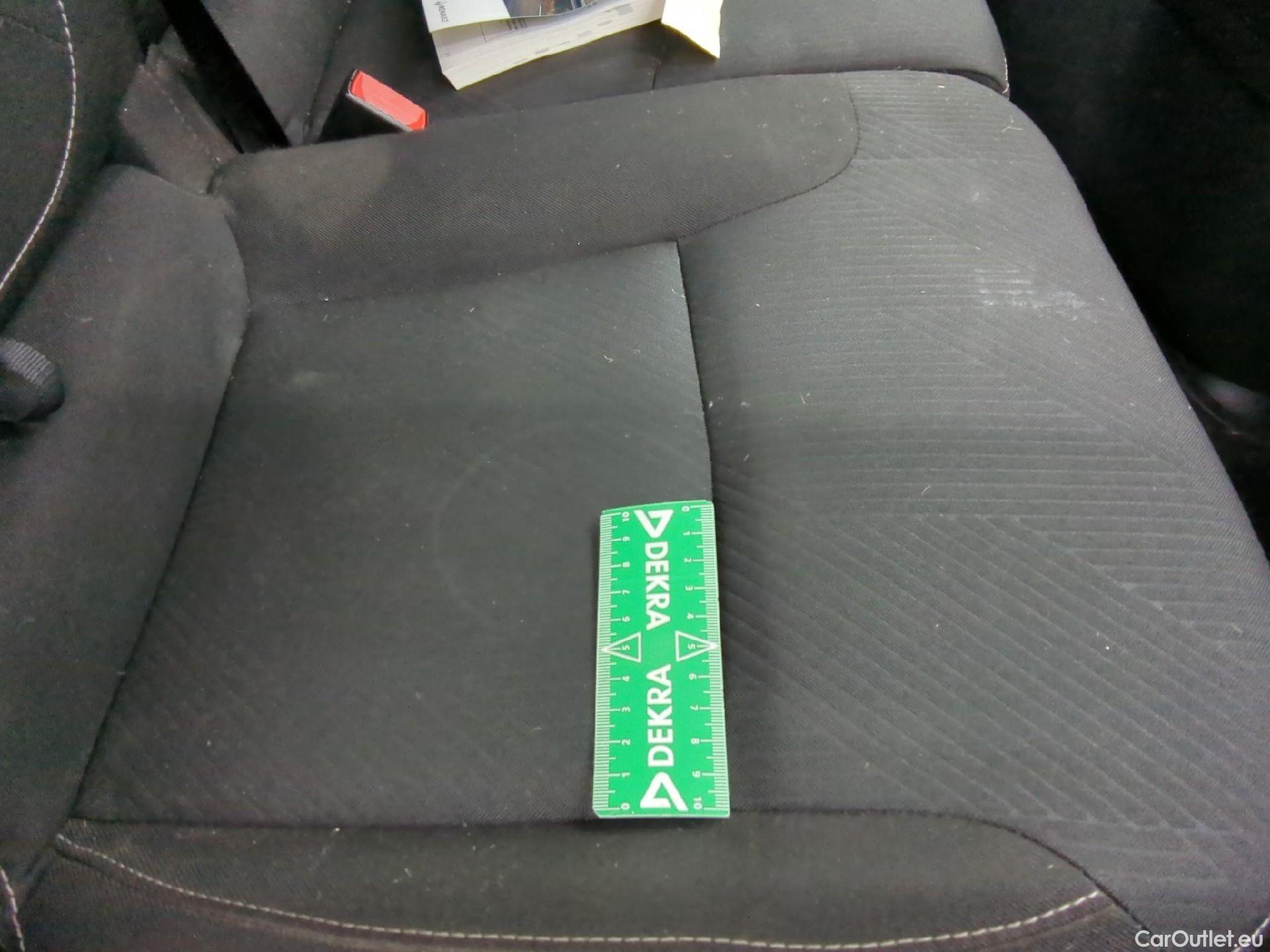  Renault  Trafic RENAULT  / 2019 / 4P / Fourgon tole NV FG GCF L1H1 1200 dCi 120 #4