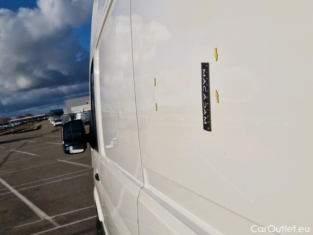  Volkswagen  Crafter  Fourgon Fourgon 30 mittlerer Radstand mit Hochdach FWD 2.0 #9