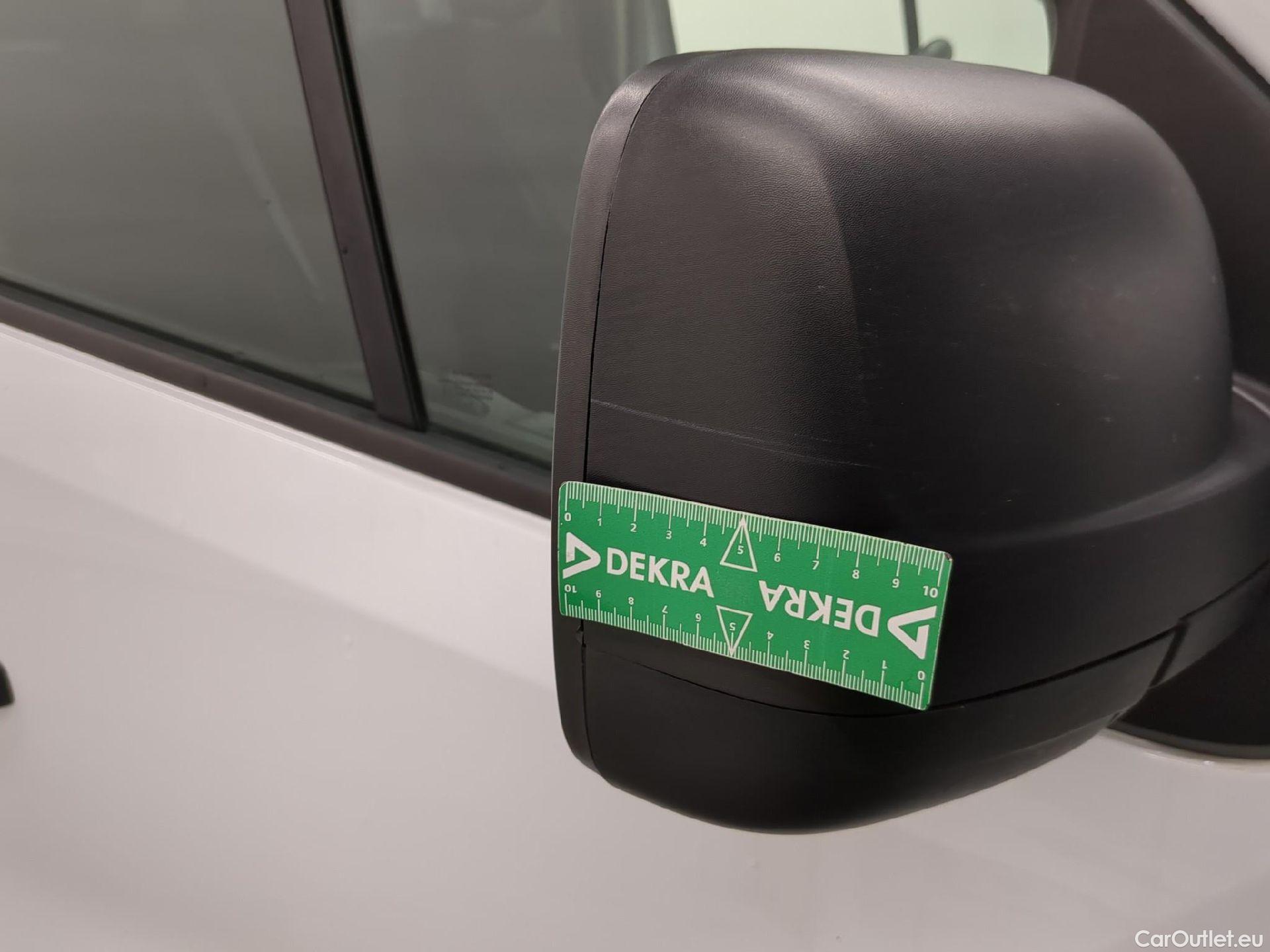  Renault  Trafic RENAULT  / 2019 / 4P / Fourgon tole NV FG GCF L1H1 1200 dCi 120 #42