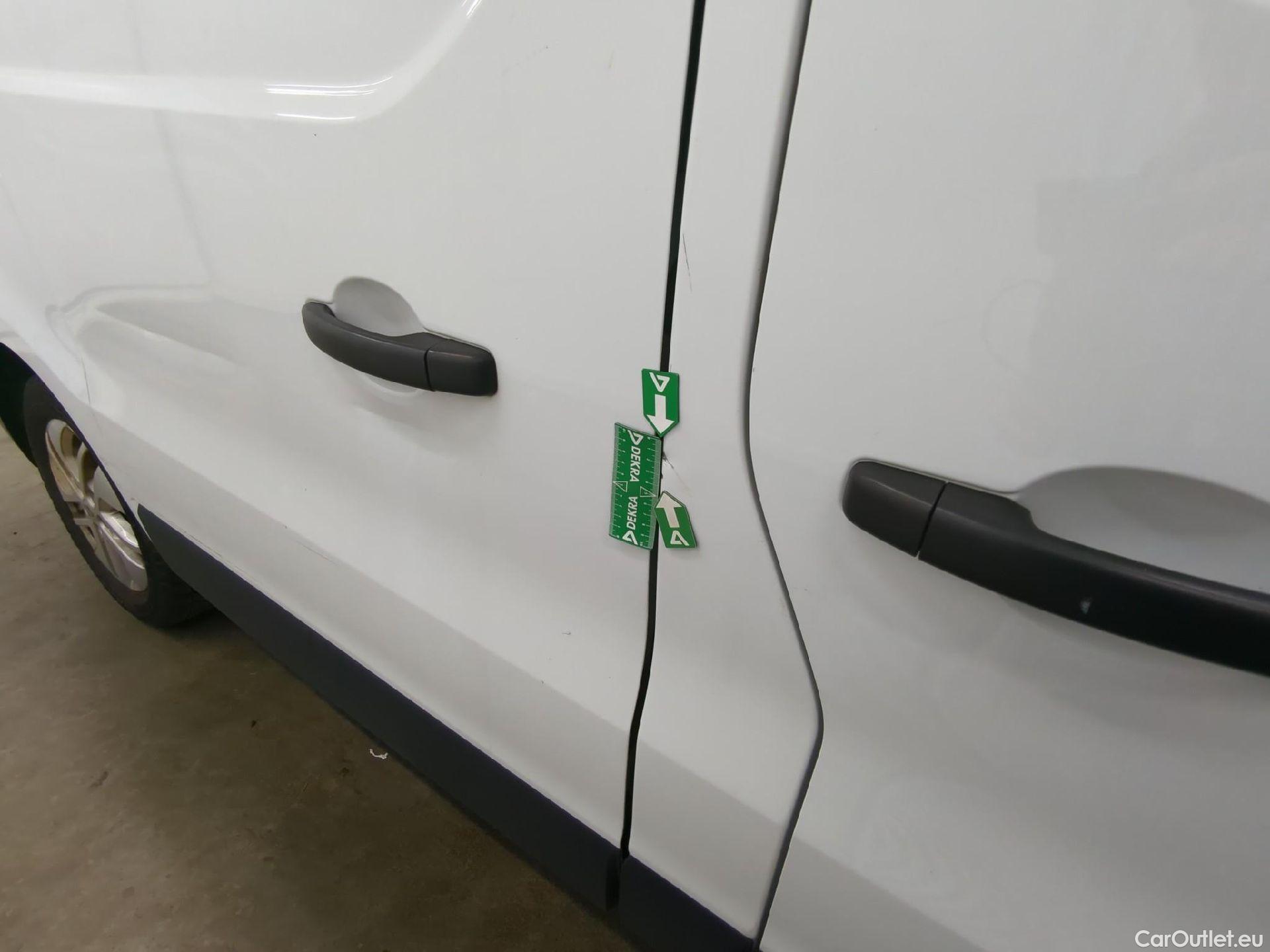  Renault  Trafic RENAULT  / 2019 / 4P / Fourgon tole NV FG GCF L1H1 1200 dCi 120 #41