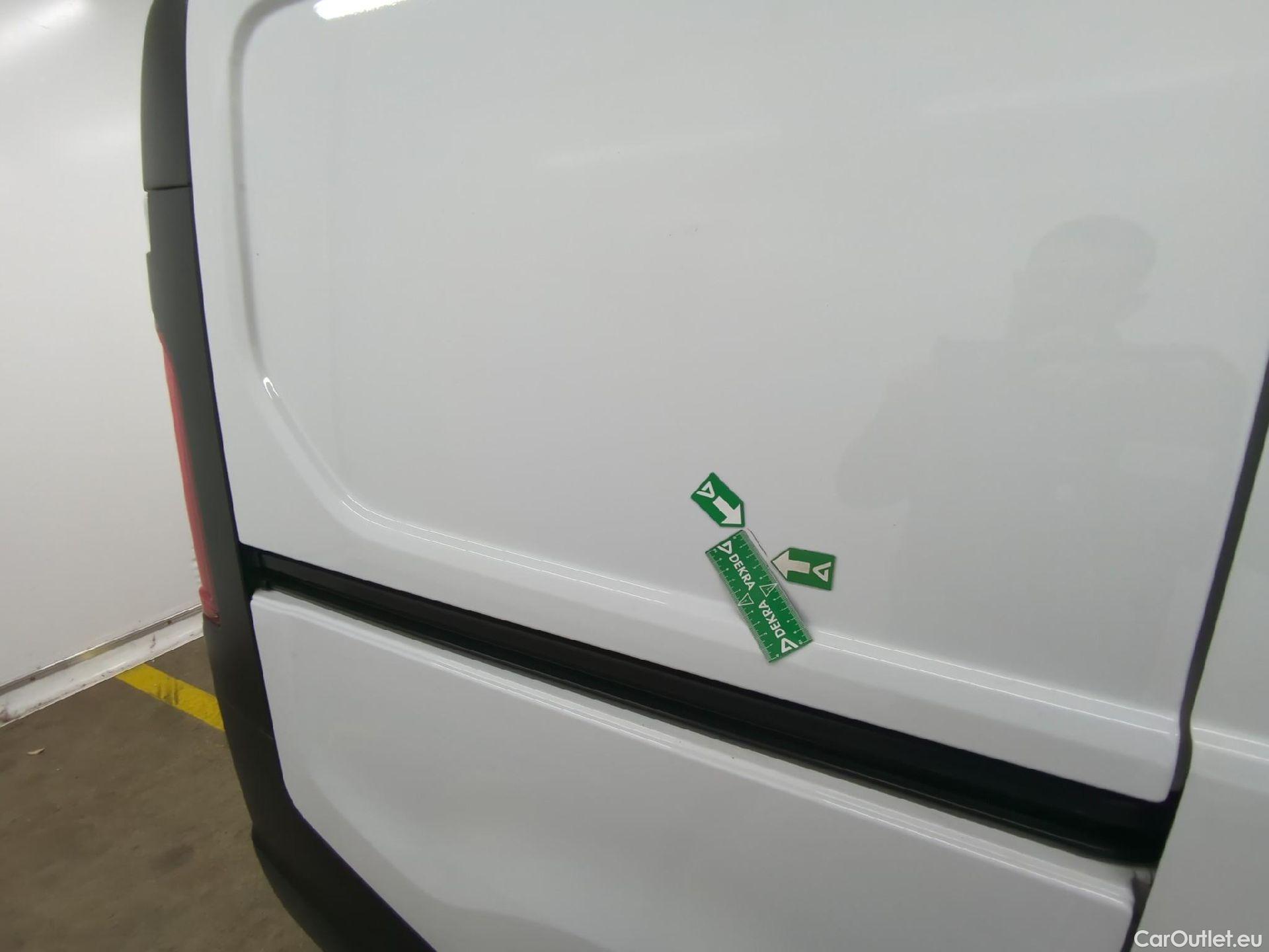  Renault  Trafic RENAULT  / 2019 / 4P / Fourgon tole NV FG GCF L1H1 1200 dCi 120 #28