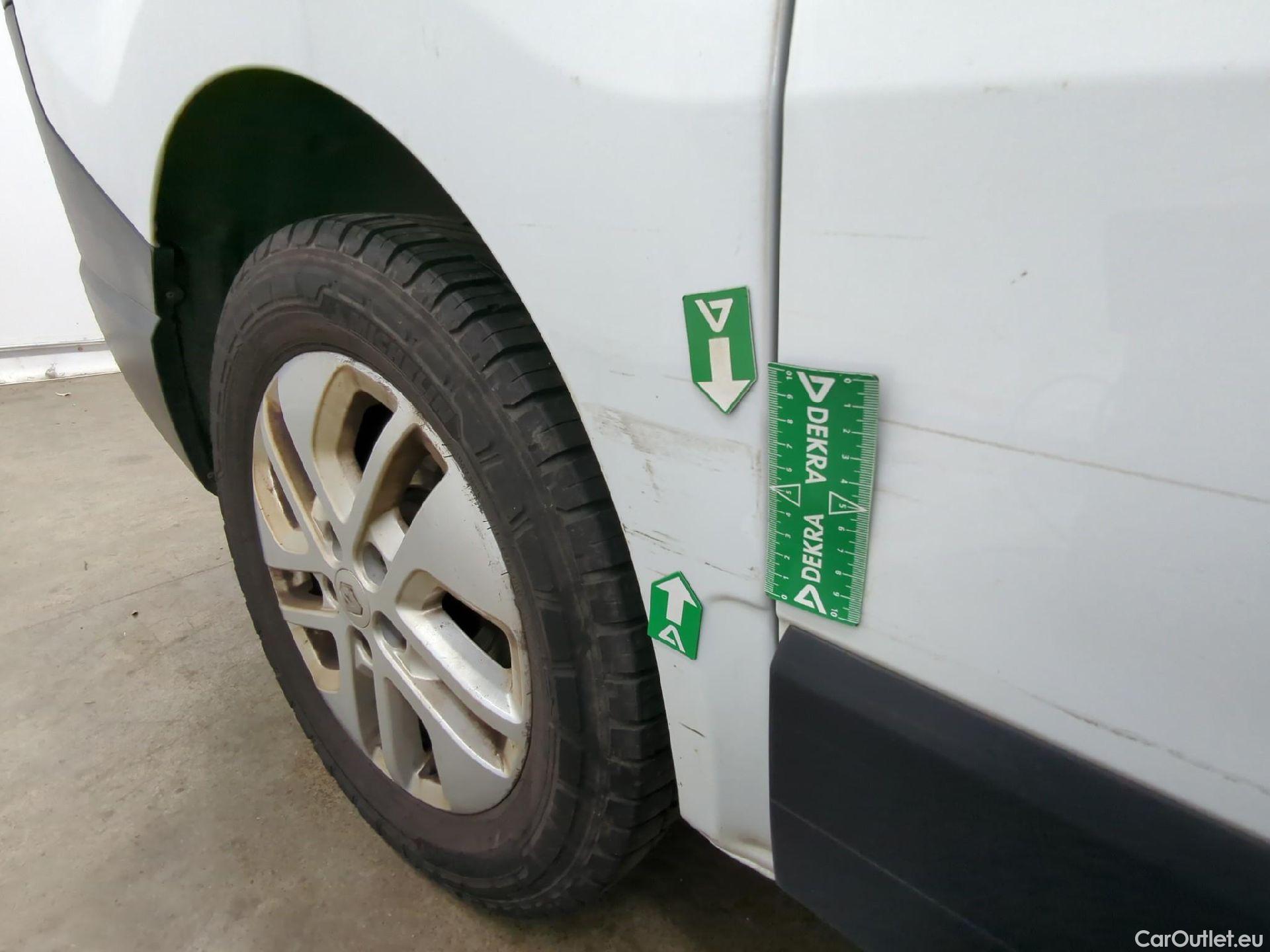  Renault  Trafic RENAULT  / 2019 / 4P / Fourgon tole NV FG GCF L1H1 1200 dCi 120 #30