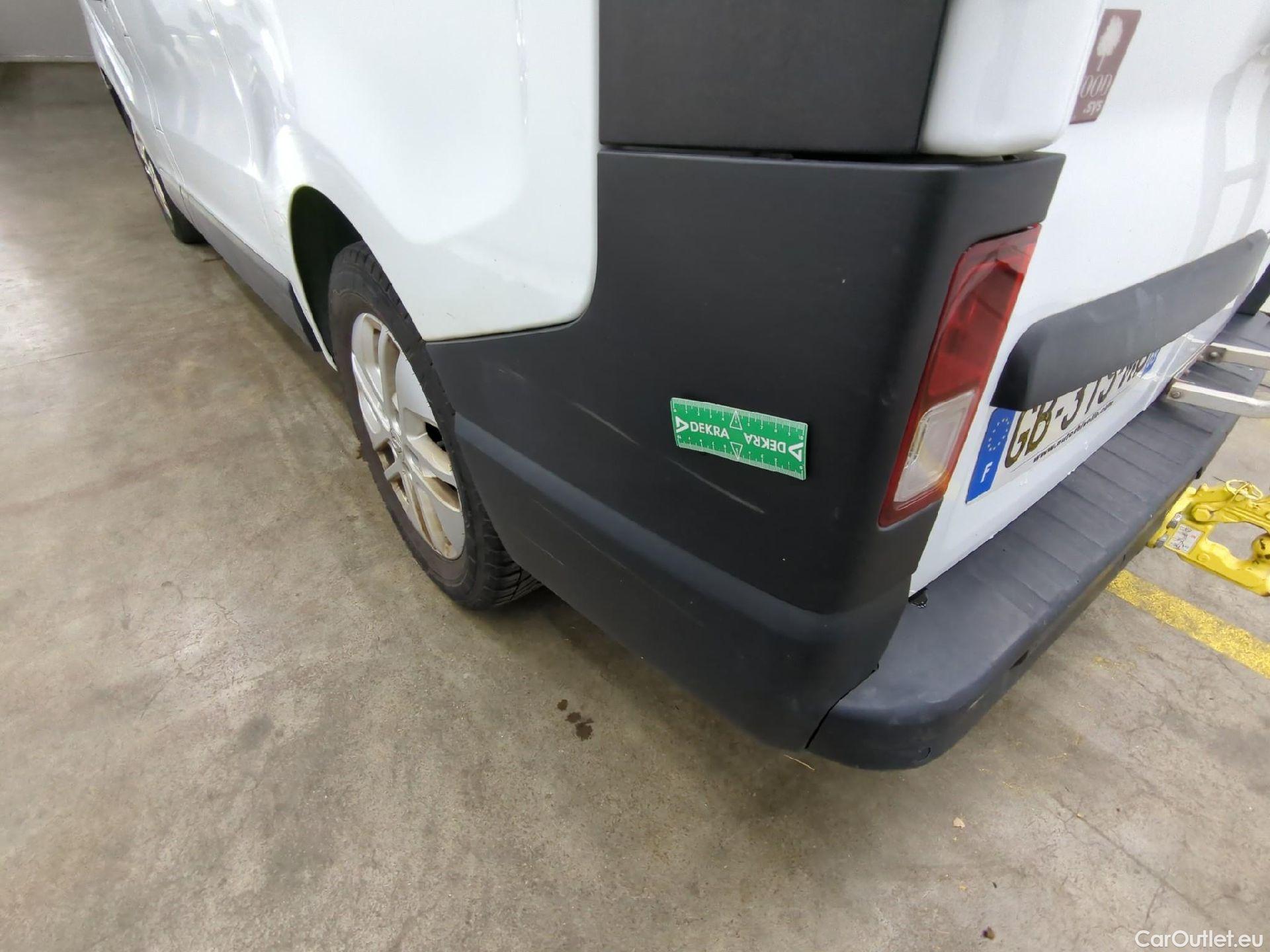  Renault  Trafic RENAULT  / 2019 / 4P / Fourgon tole NV FG GCF L1H1 1200 dCi 120 #64