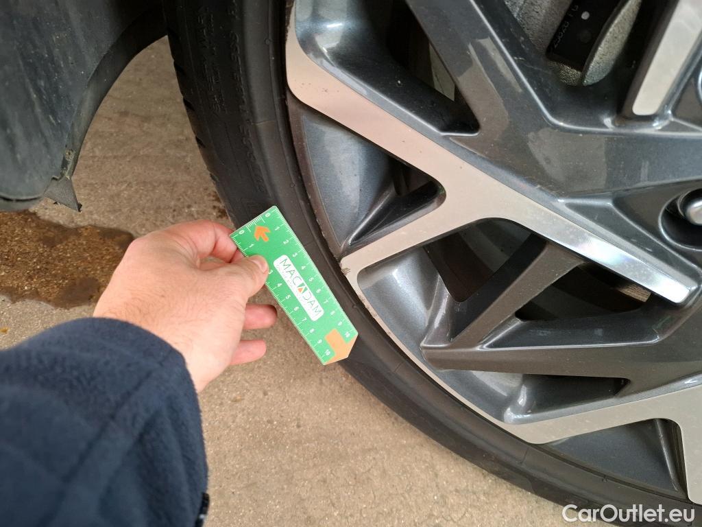  Hyundai  Konna Kona Executive Hybrid 2WD 1.6 GDI 140CV BVA6 E6d #24