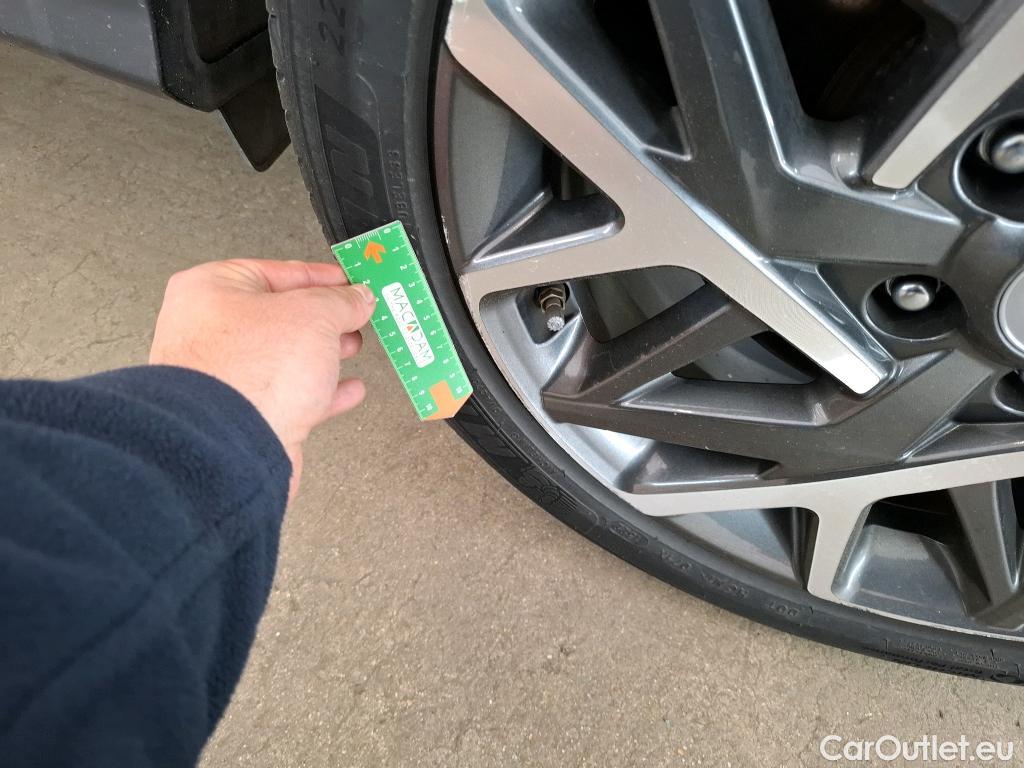  Hyundai  Konna Kona Executive Hybrid 2WD 1.6 GDI 140CV BVA6 E6d #19