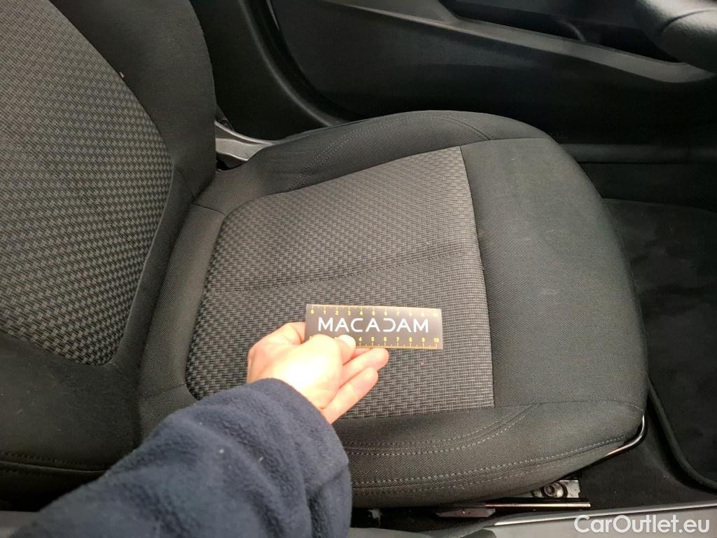  Bmw  Serie 1 BMW Série 1 / 2019 / 5P / Berline 116i DKG7 Business Design #9