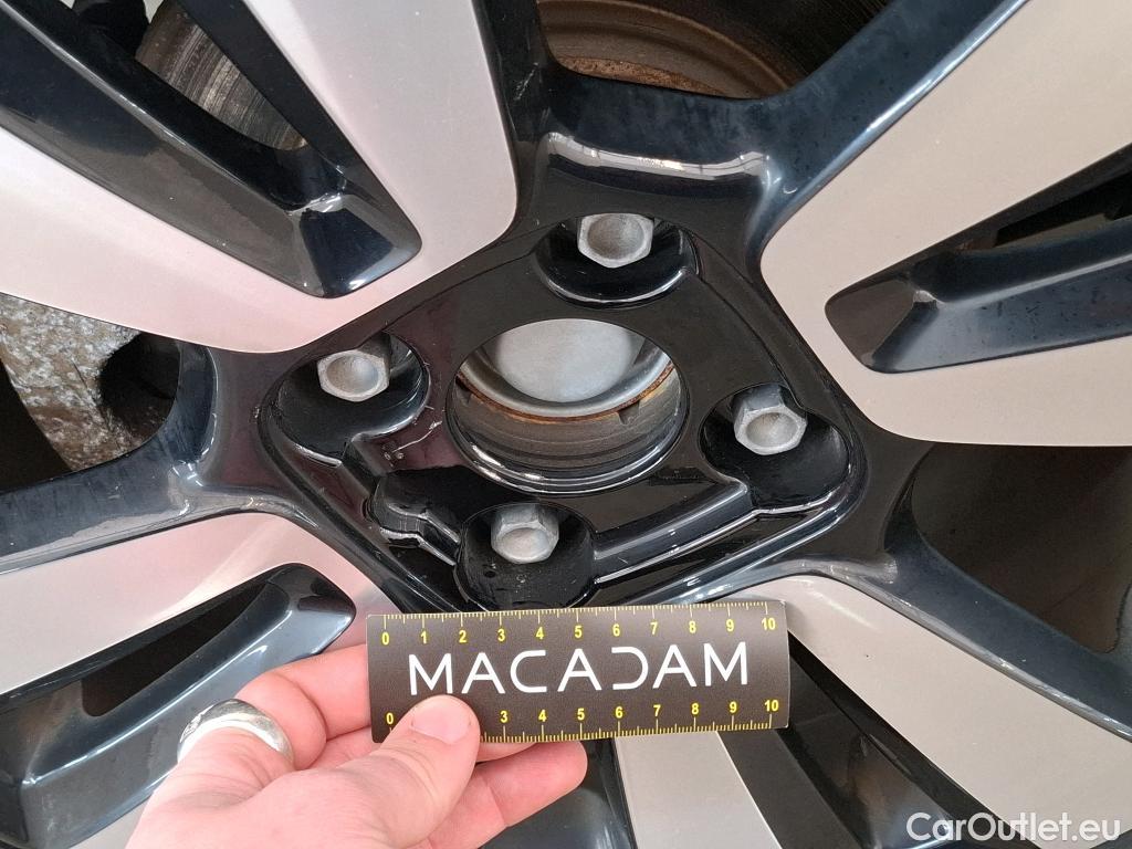  Citroen  C3  Shine Pack 1.2 PureTech 110CV BVA6 6E #2