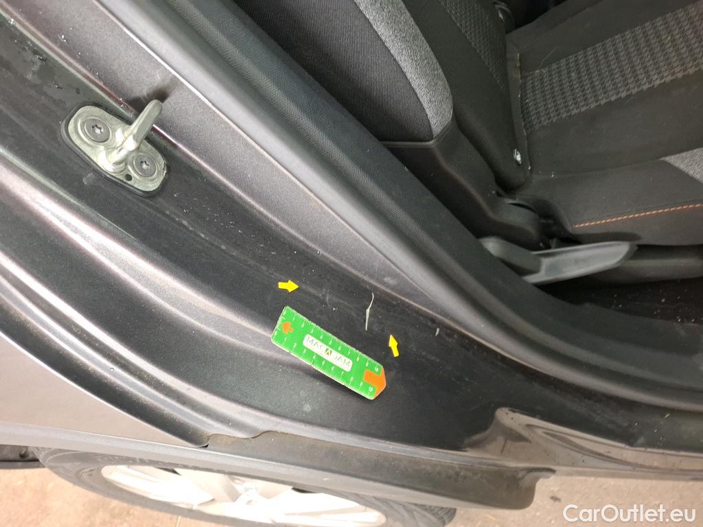  Peugeot  5008  Active Pack 1.5 HDi 130CV BVA8 7 Sieges E6d #8