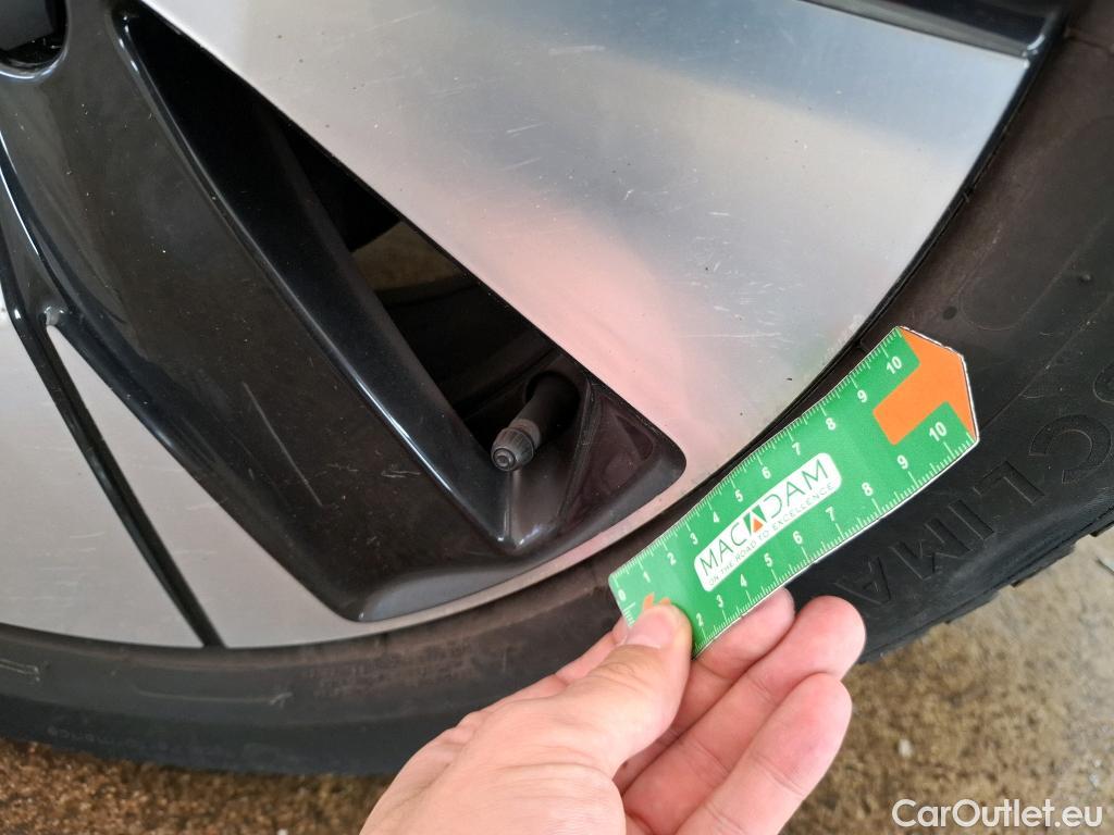  Volvo  XC 40 VOLVO XC40 / 2022 / 5P / SUV Recharge T4 211 DCT7 Start #9