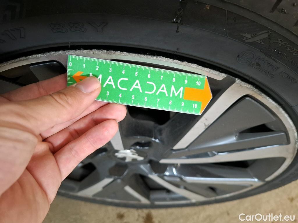  Peugeot  208  GT 1.2 PureTech 100CV BVA8 E6d #23