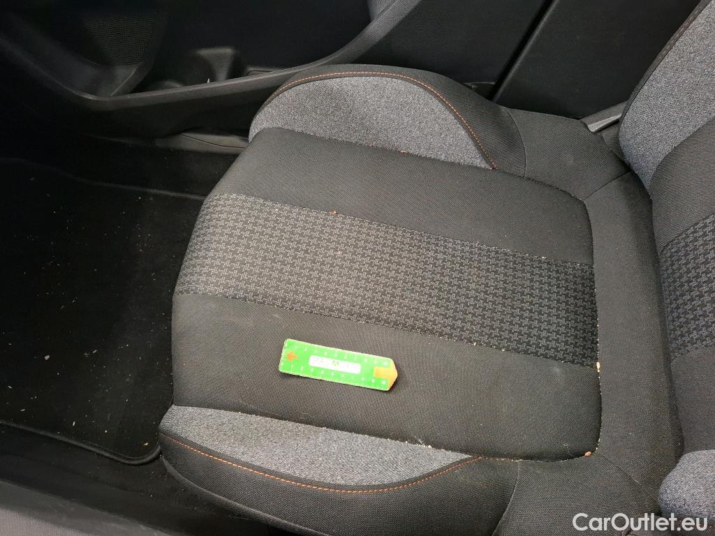  Peugeot  5008  Active Pack 1.5 HDi 130CV BVA8 7 Sieges E6d #29