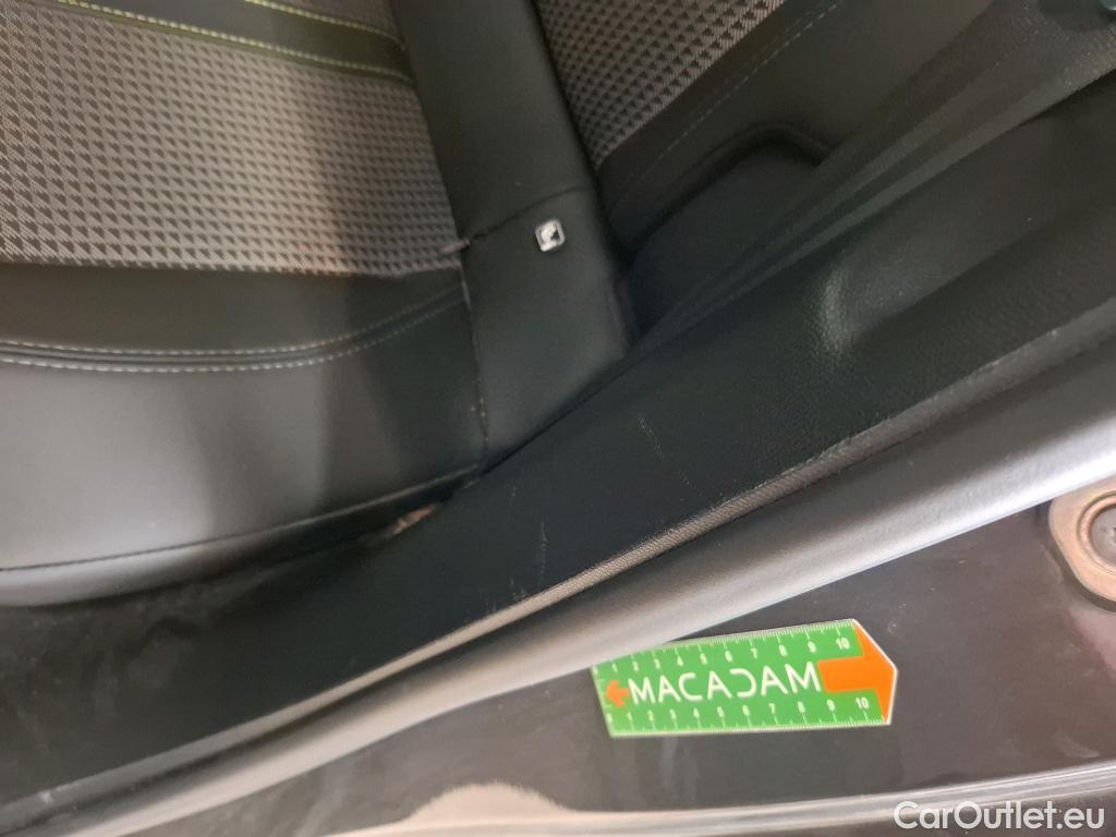  Peugeot  208  GT 1.2 PureTech 100CV BVA8 E6d #27