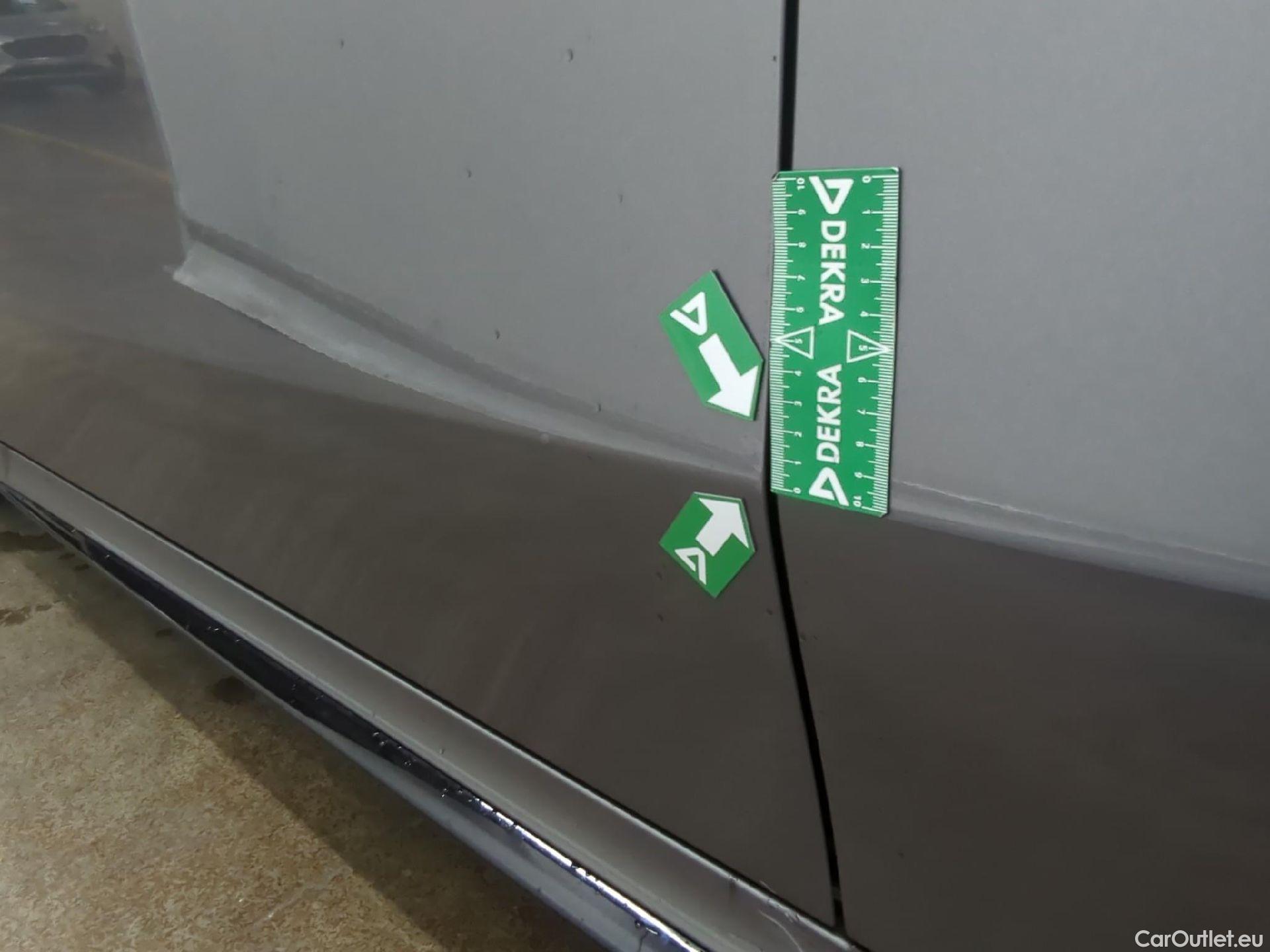  Mercedes  A-Klasse MERCEDES-BENZ Classe A Compact / 2018 / 5P / Berline Mercedes-AMG A 35 4Matic #5