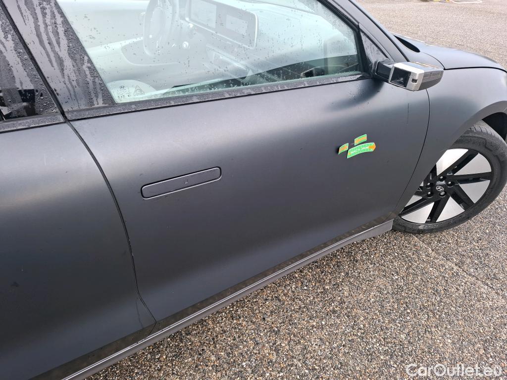  Hyundai   Ioniq HYUNDAI 6 / 2022 / 4P / Berline BEV 77kWh 229ch Executive #24