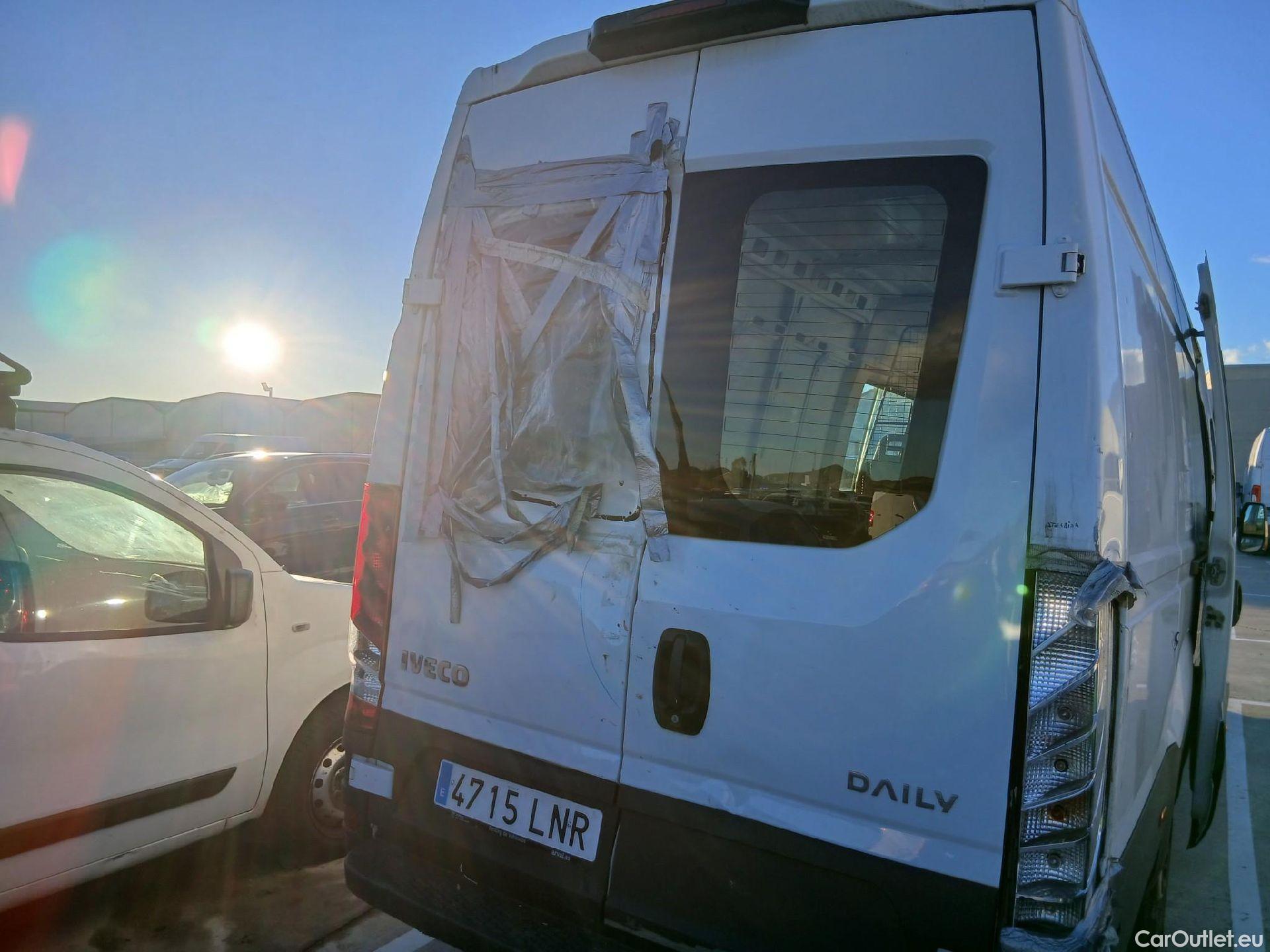  Iveco  Daily IVECO  / 2019 / 4P / combi 35S 14H V 4100/H2 16H M3  #38