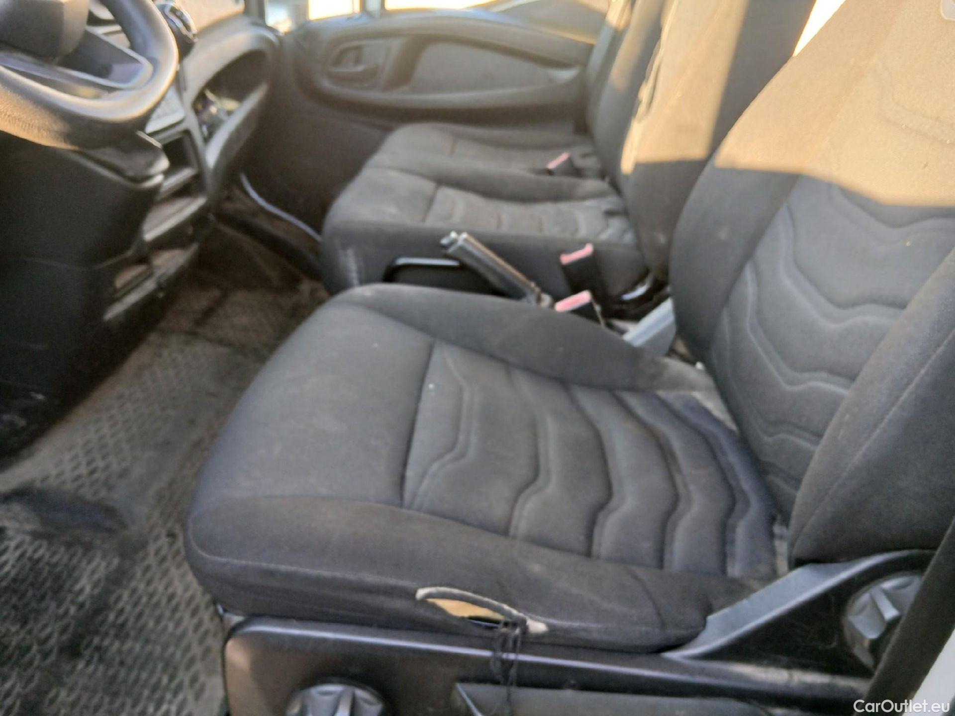  Iveco  Daily IVECO  / 2019 / 4P / combi 35S 14H V 4100/H2 16H M3  #17