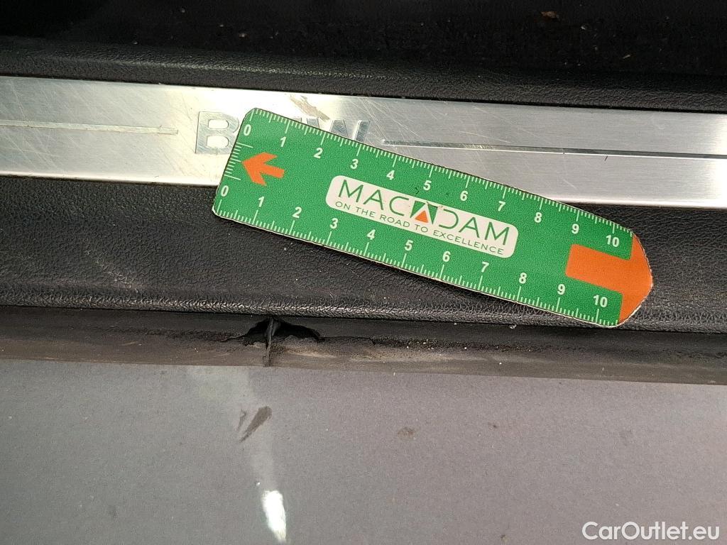  Bmw  Serie 1 BMW Série 1 / 2019 / 5P / Berline 116i DKG7 Business Design #4