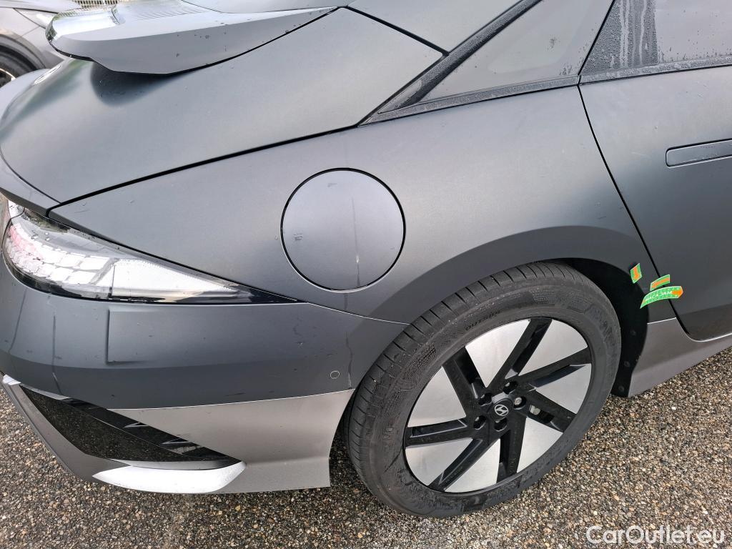  Hyundai   Ioniq HYUNDAI 6 / 2022 / 4P / Berline BEV 77kWh 229ch Executive #19