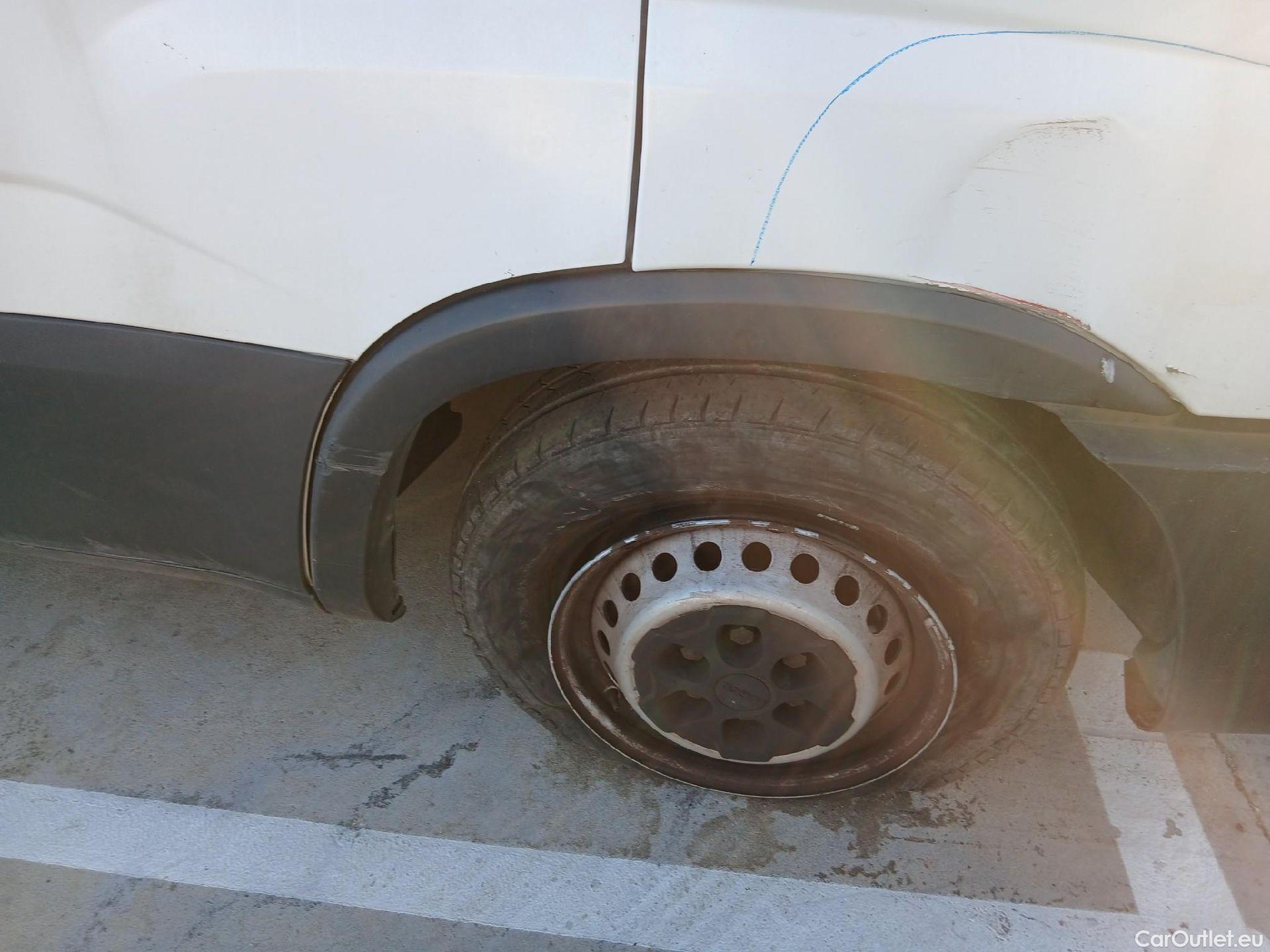  Iveco  Daily IVECO  / 2019 / 4P / combi 35S 14H V 4100/H2 16H M3  #70