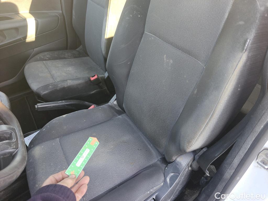  Citroen  Berlingo CITROEN  / 2018 / 4P / combi Talla M BlueHDi 100 S&S LIVE (AC) #15