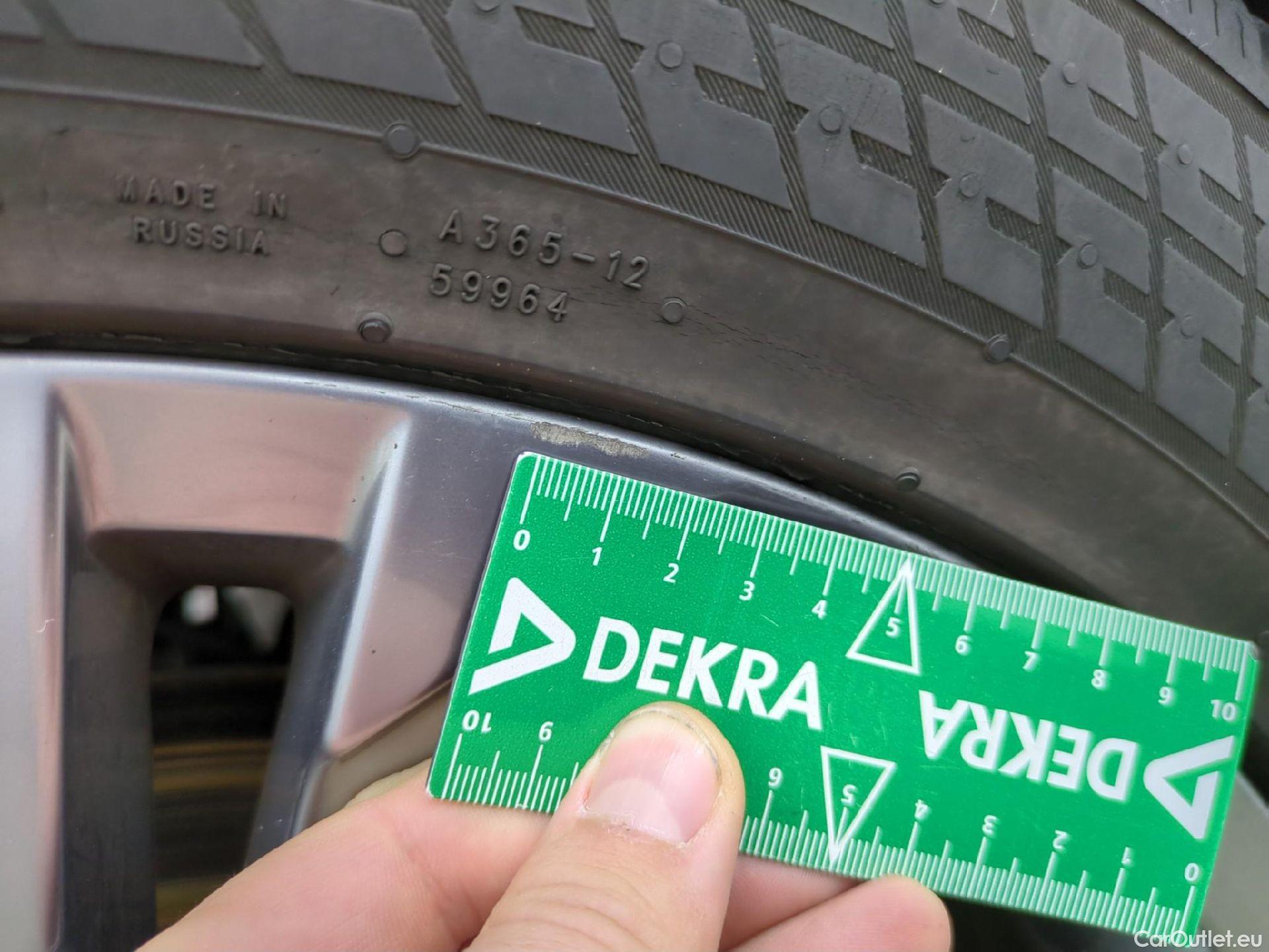  Volkswagen  Tiguan VOLKSWAGEN  / 2020 / 5P / SUV 1.4 eHybrid 245 DSG6 R-Line #29