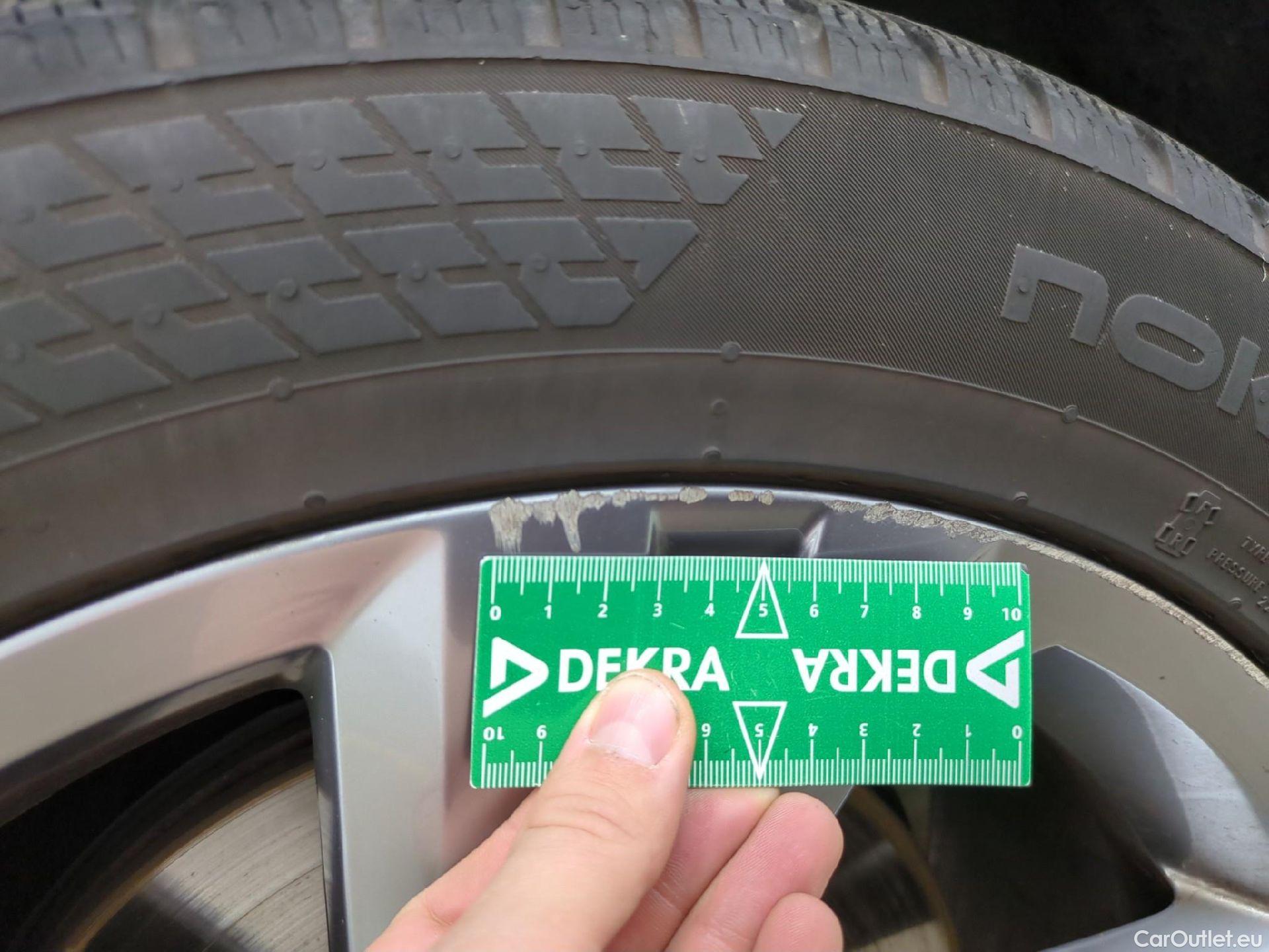  Volkswagen  Tiguan VOLKSWAGEN  / 2020 / 5P / SUV 1.4 eHybrid 245 DSG6 R-Line #18