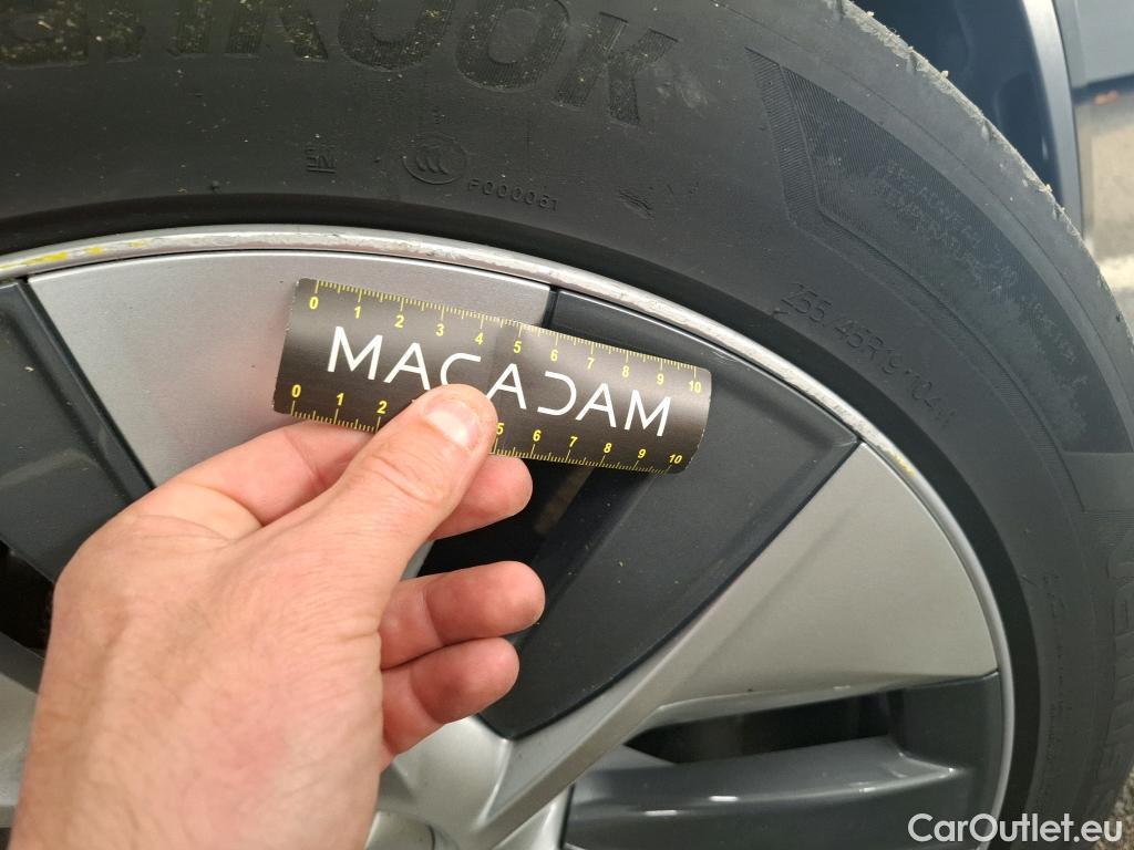  Tesla  Model Y TESLA  / 2021 / 5P / SUV RWD #20