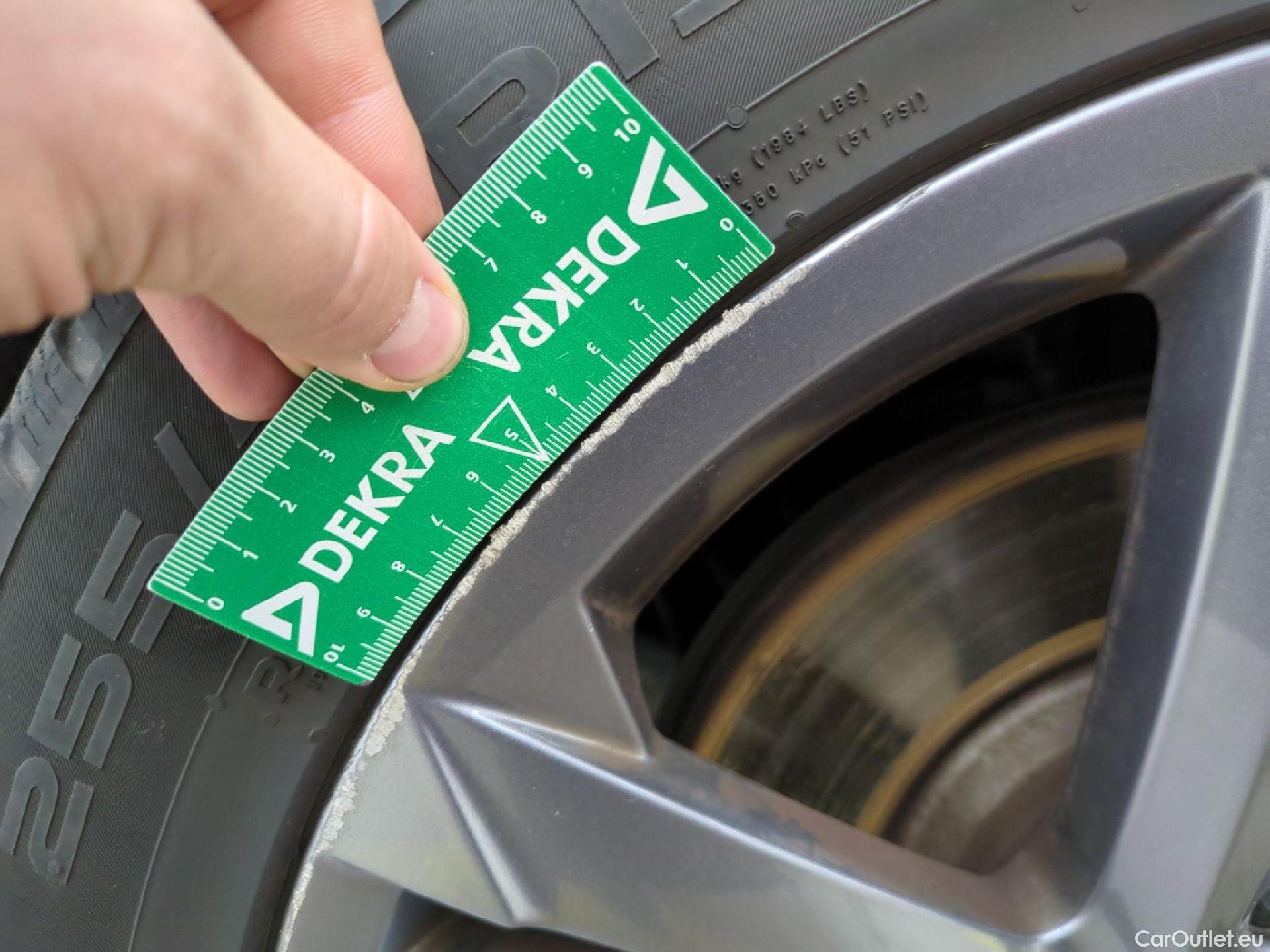  Volkswagen  Tiguan VOLKSWAGEN  / 2020 / 5P / SUV 1.4 eHybrid 245 DSG6 R-Line #16