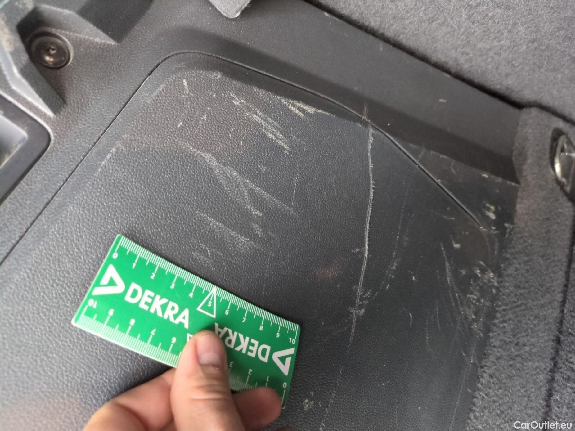  Volkswagen  Tiguan VOLKSWAGEN  / 2020 / 5P / SUV 1.4 eHybrid 245 DSG6 R-Line #8