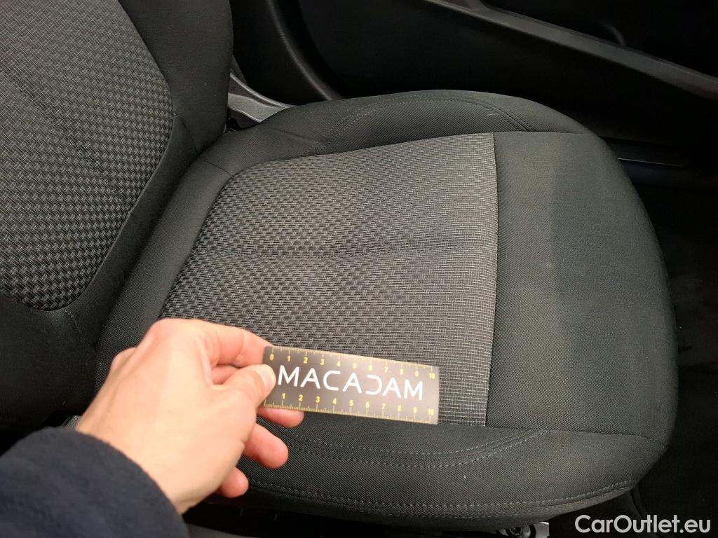  Bmw  Serie 1 BMW Série 1 / 2019 / 5P / Berline 116i Business Design #2