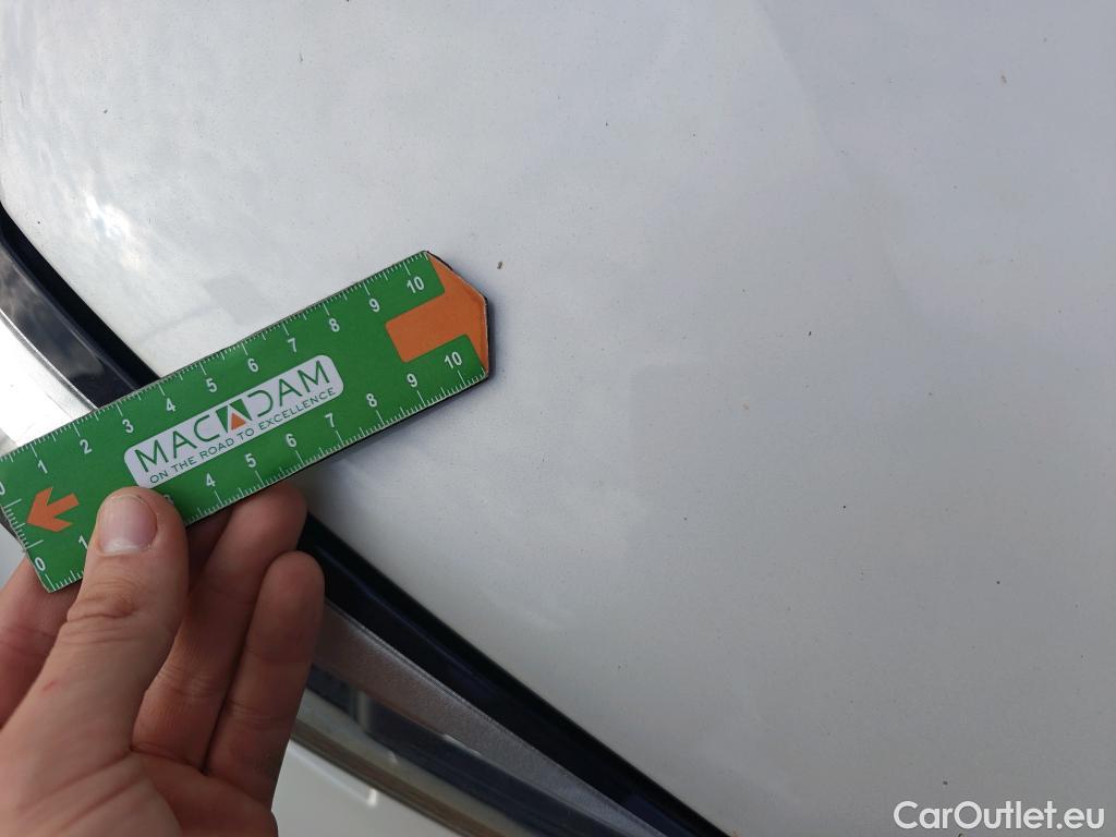  Bmw  Serie 3 BMW  / 2018 / 4P / sedán 318d Auto. #20