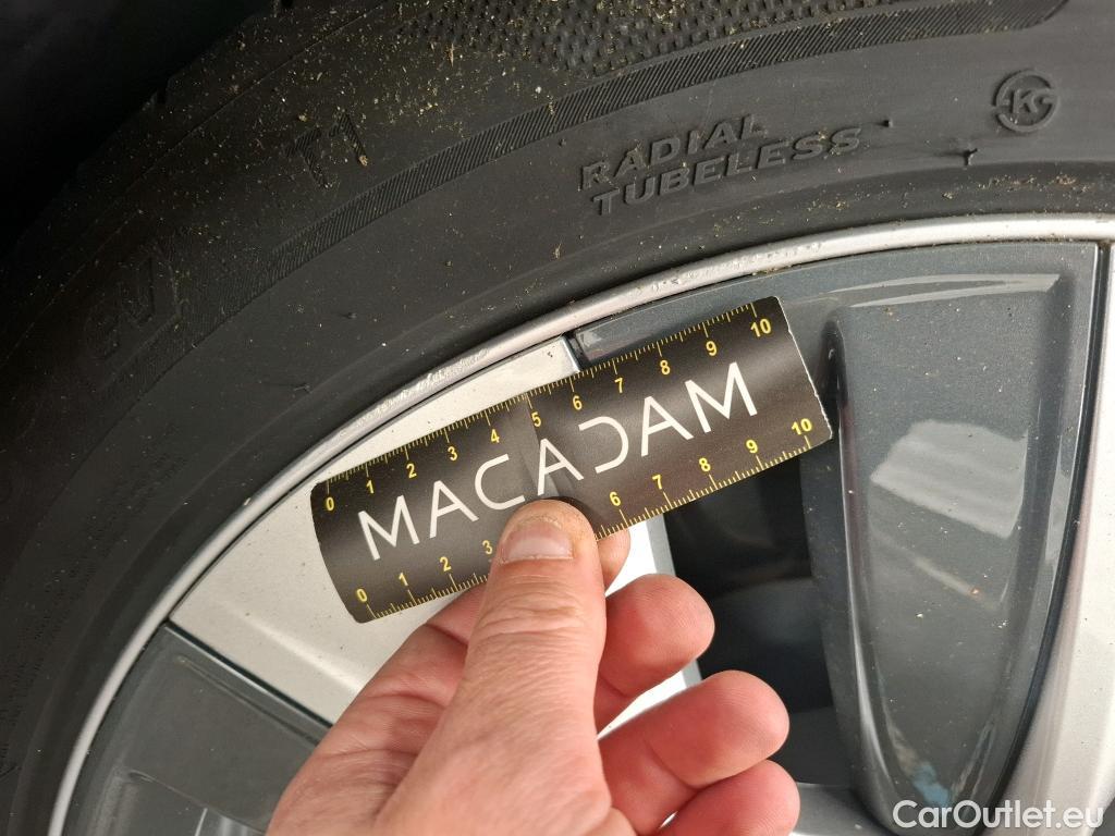  Tesla  Model Y TESLA  / 2021 / 5P / SUV RWD #4