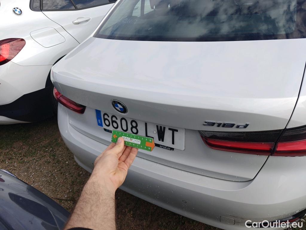  Bmw  Serie 3 BMW  / 2018 / 4P / sedán 318d Auto. #31