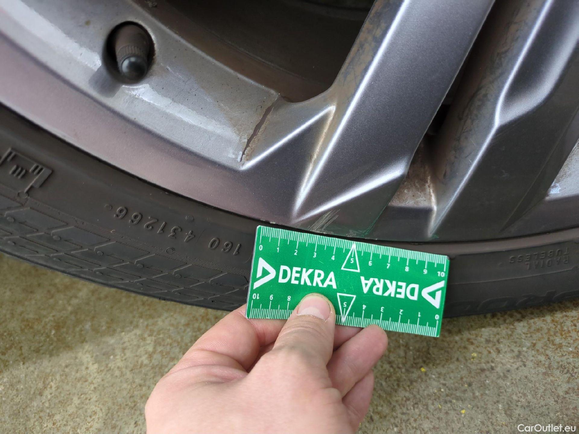  Volkswagen  Tiguan VOLKSWAGEN  / 2020 / 5P / SUV 1.4 eHybrid 245 DSG6 R-Line #15