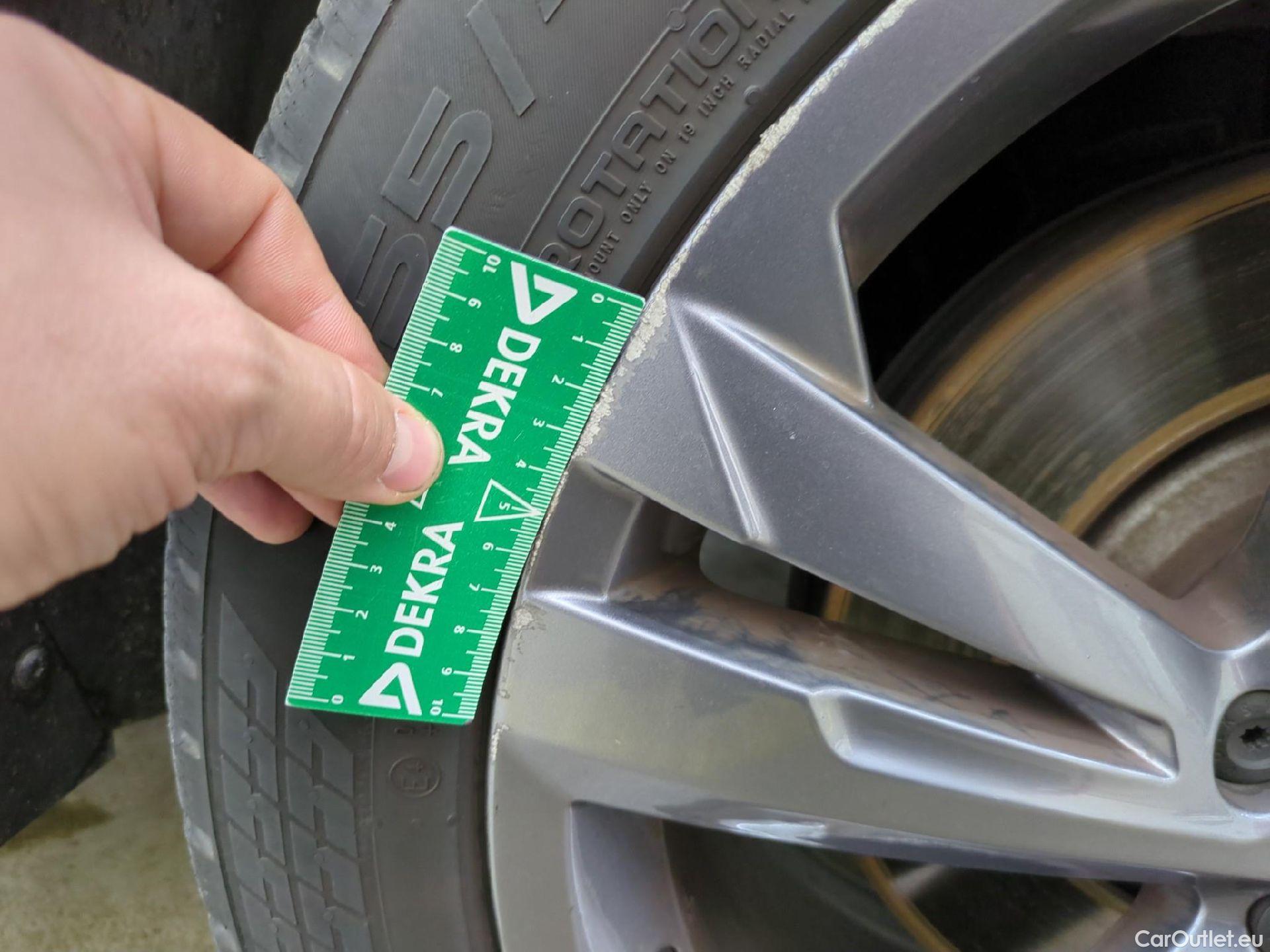  Volkswagen  Tiguan VOLKSWAGEN  / 2020 / 5P / SUV 1.4 eHybrid 245 DSG6 R-Line #13