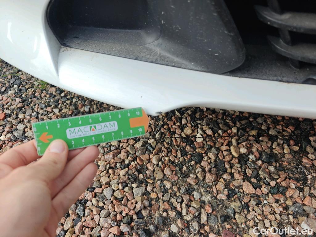  Bmw  Serie 3 BMW  / 2018 / 4P / sedán 318d Auto. #9